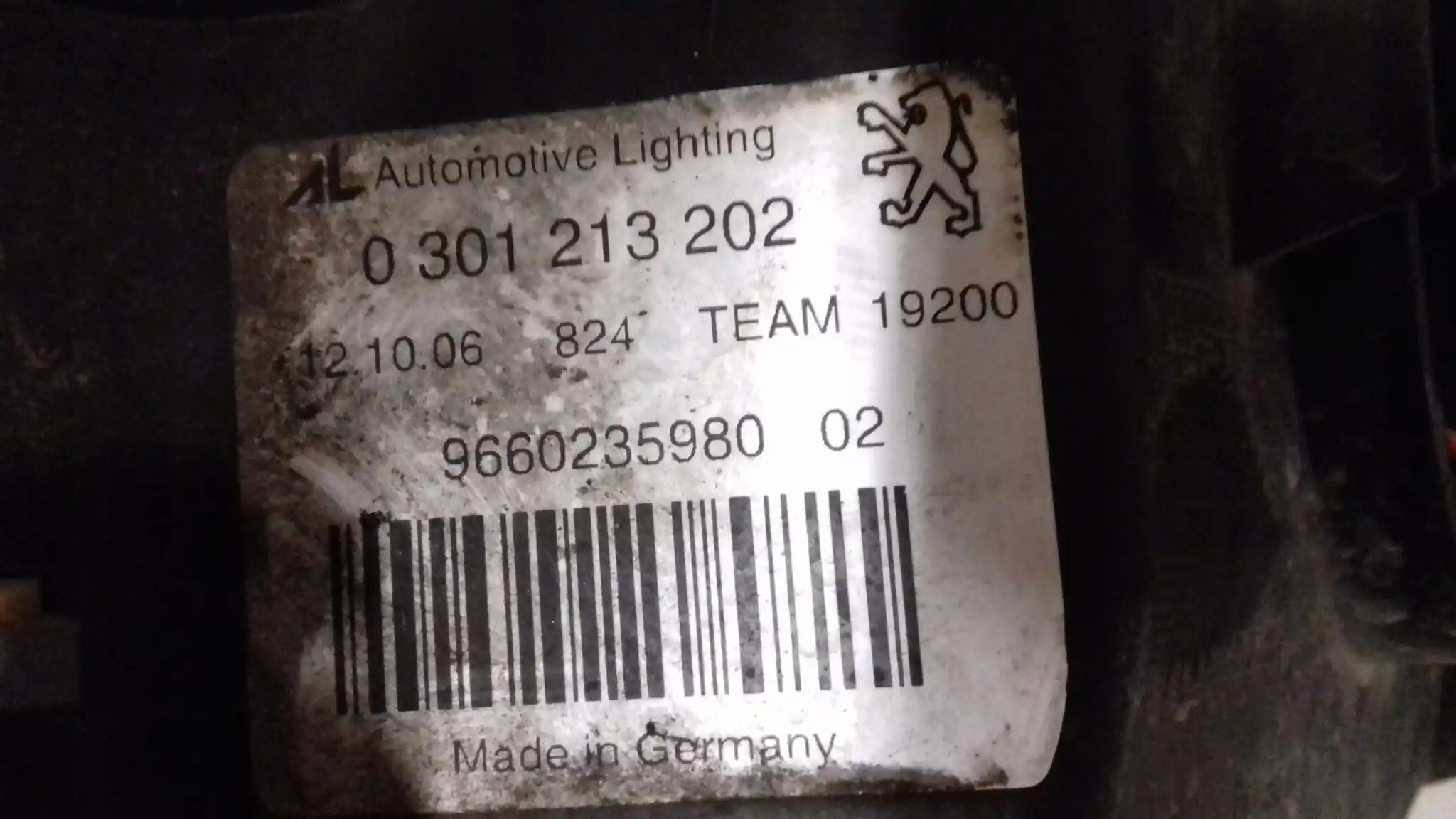 LAMPA PRAWY PRZÓD PRZEDNIA PEUGEOT 407 04-11