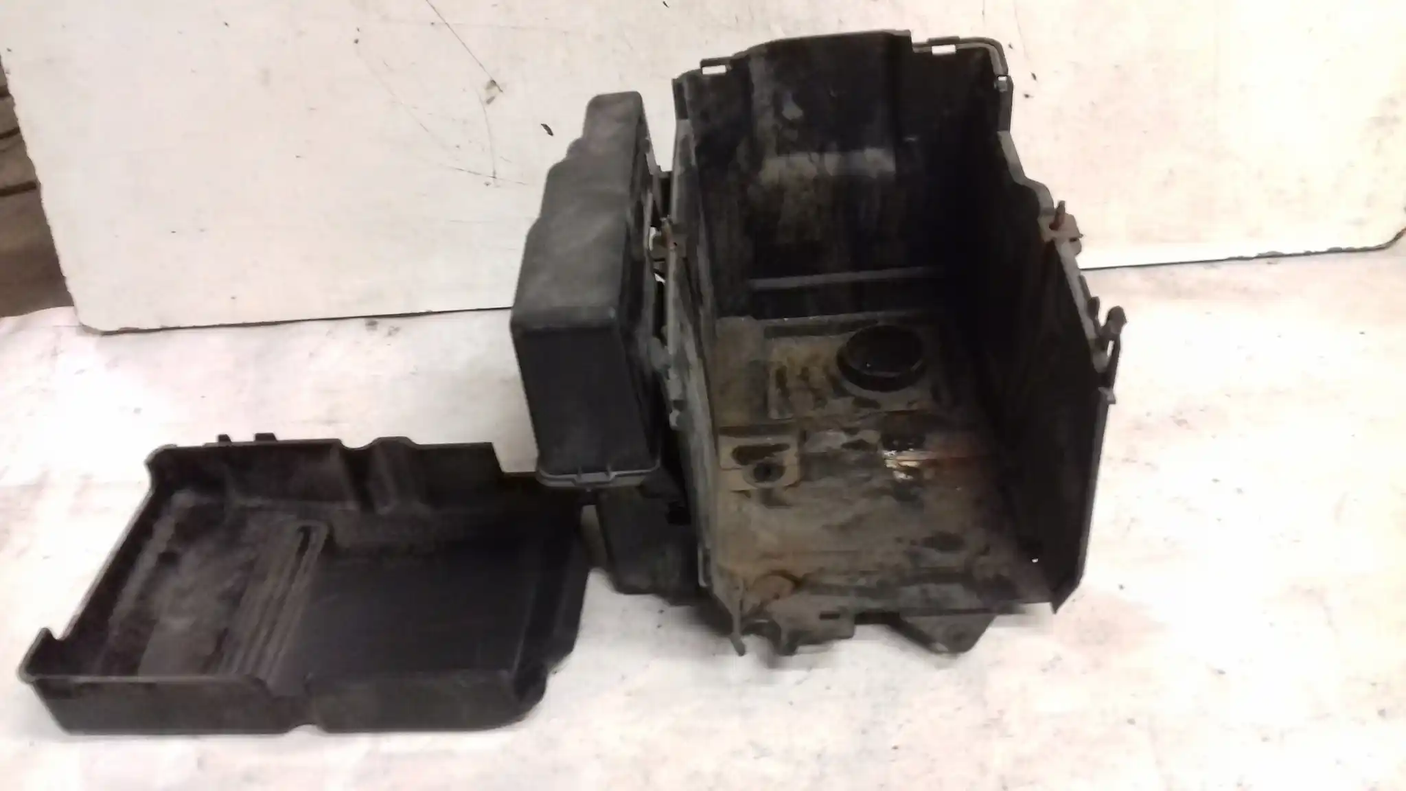 OBUDOWA AKUMULATORA BP4K56040 MAZDA 3 I BK 03-09