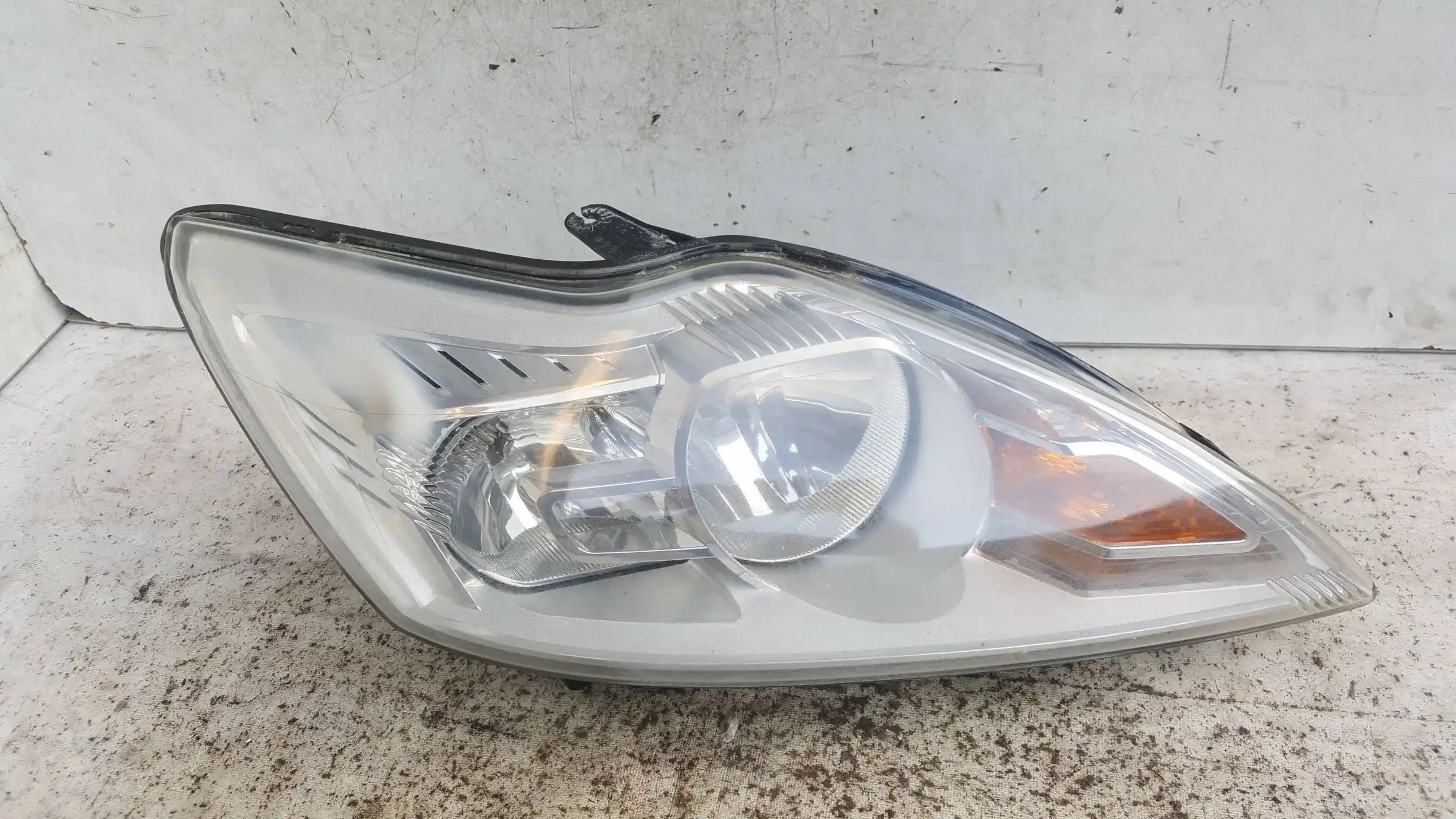 LAMPA PRAWY PRZÓD PRZEDNIA 8M5113W029AE FORD FOCUS MK2 II LIFT 07-11