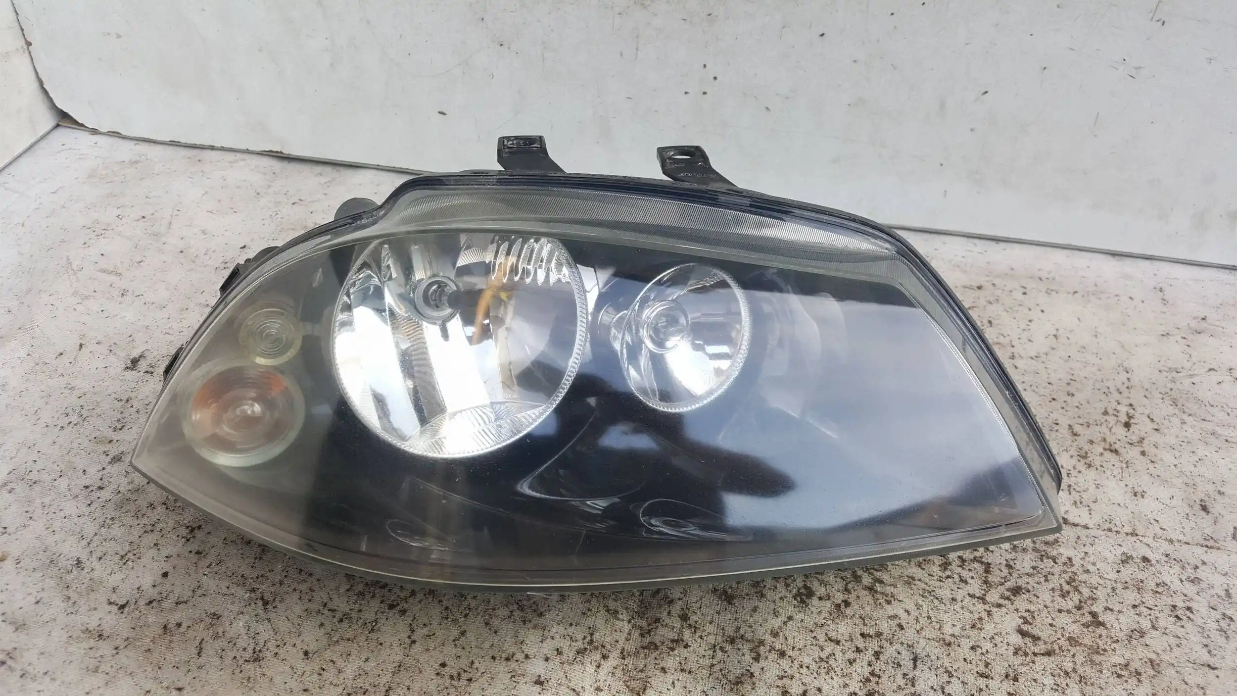LAMPA PRAWY PRZÓD 6L1941006M SEAT IBIZA III 6L1 CORDOBA II 6L2 LIFT 05-08