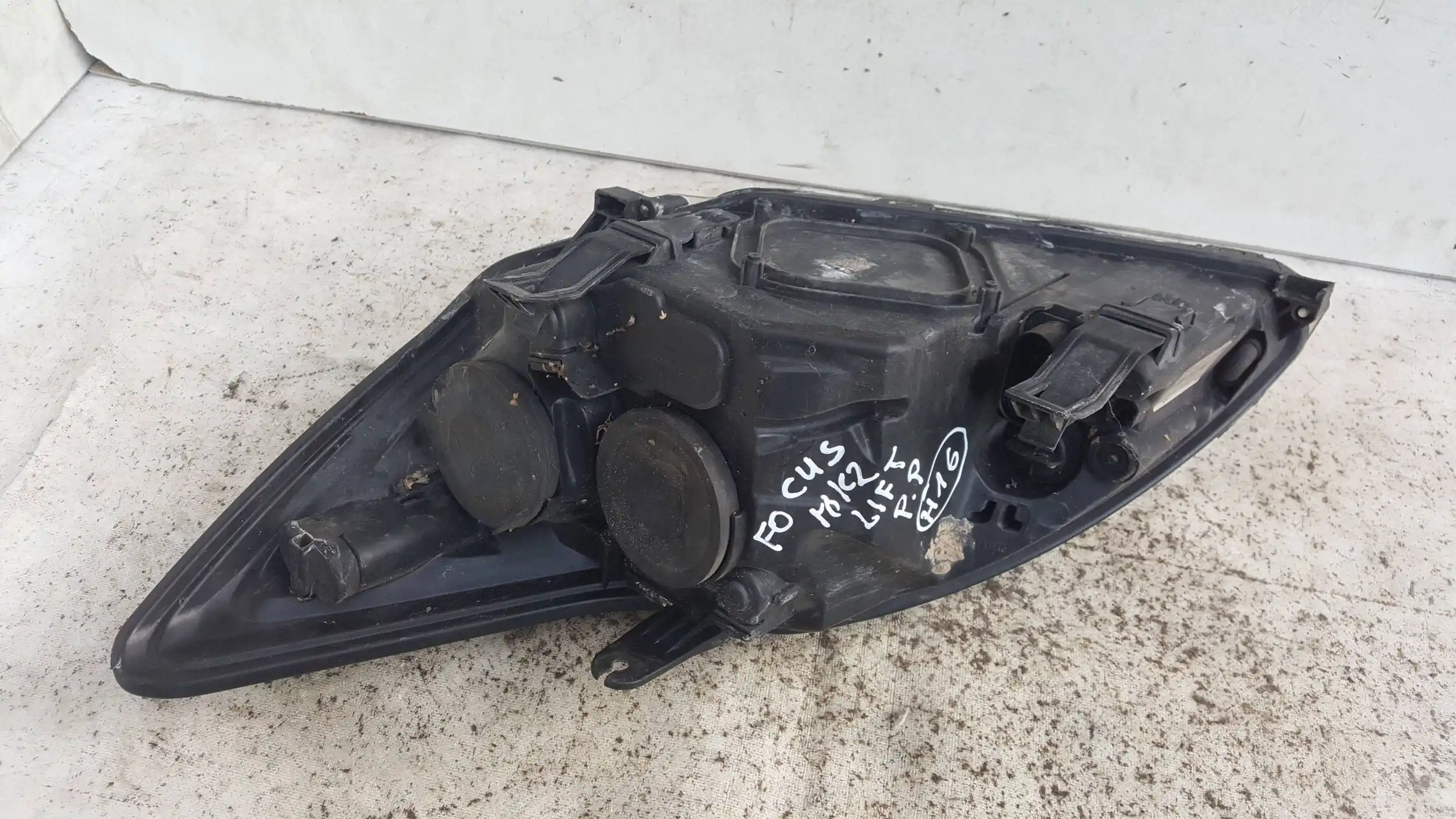 LAMPA PRAWY PRZÓD PRZEDNIA 8M5113W029AE FORD FOCUS MK2 II LIFT 07-11