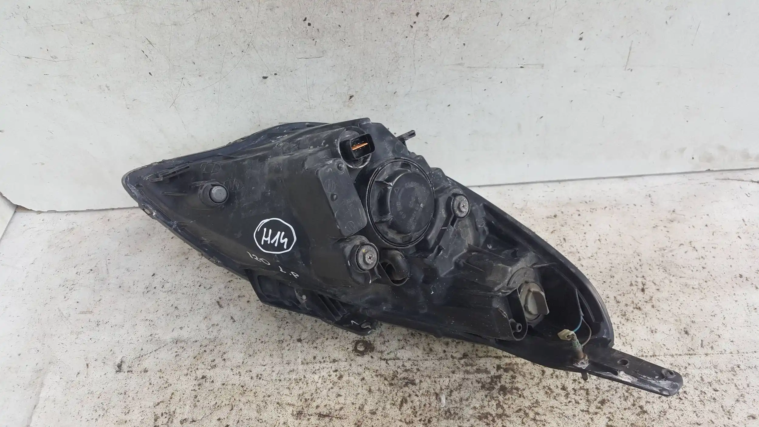 LAMPA LEWY PRZÓD PRZEDNIA HYUNDAI I20 I 08-12