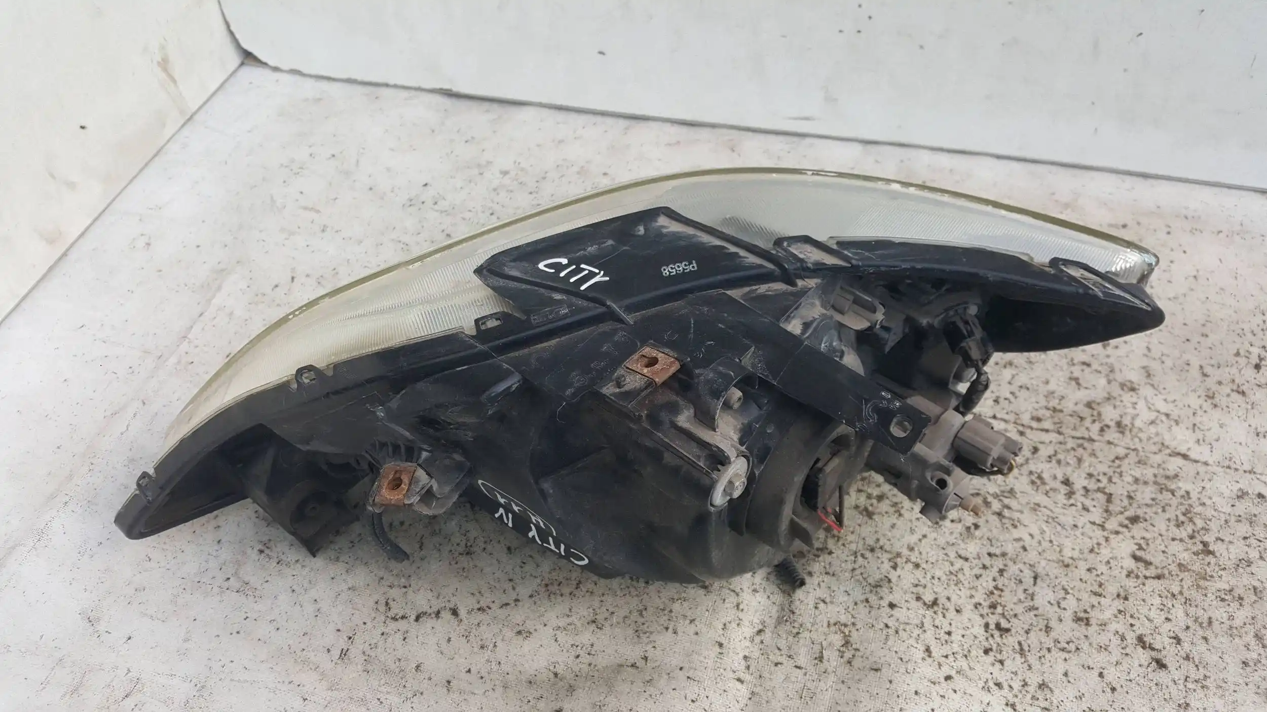 LAMPA PRAWY PRZÓD PRZEDNIA HONDA CITY IV LIFT 05-