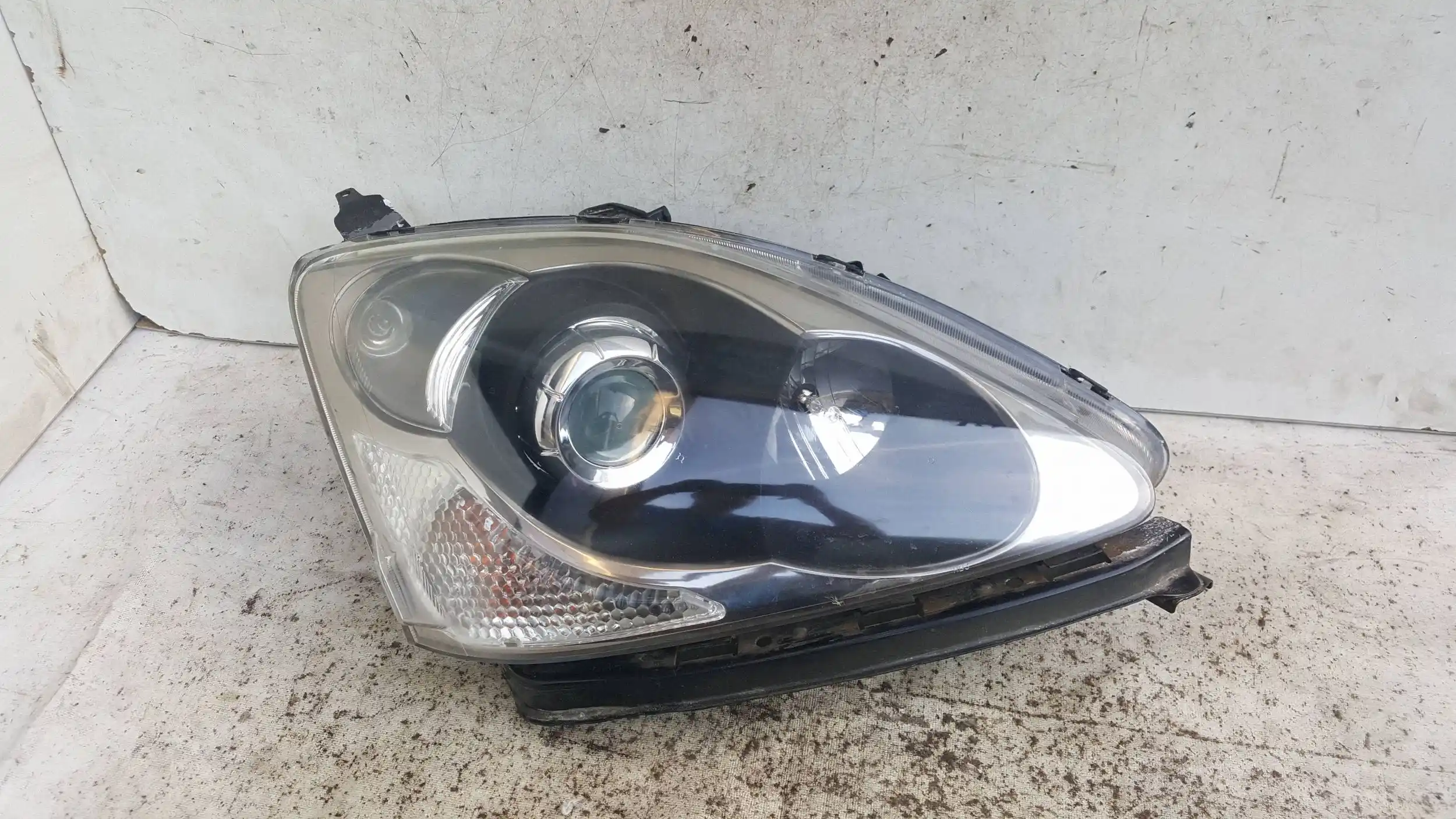LAMPA PRAWY PRZÓD PRZEDNIA HONDA CIVIC VII LIFT HB 04-06