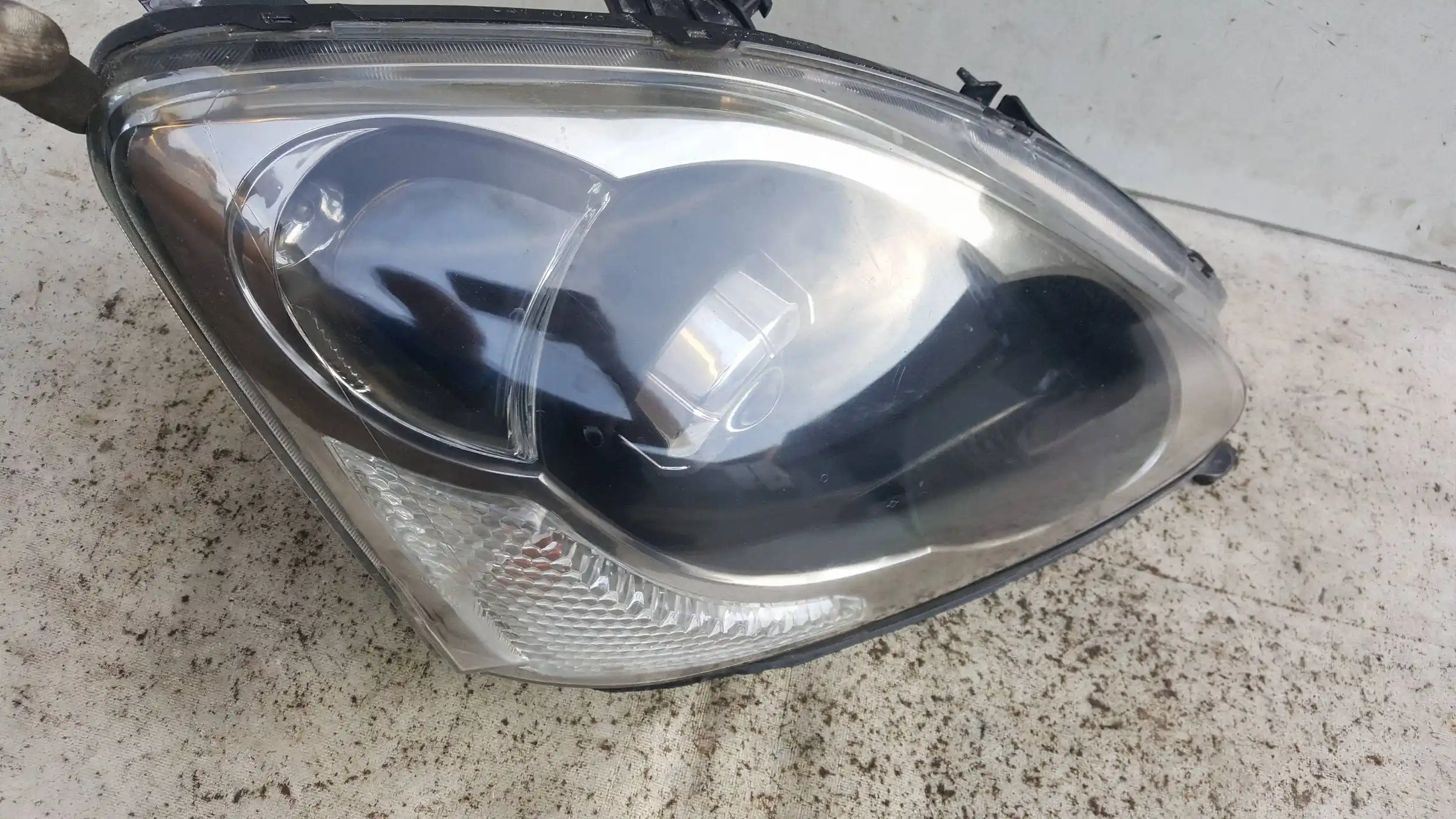LAMPA PRAWY PRZÓD PRZEDNIA HONDA CIVIC VII LIFT HB 04-06