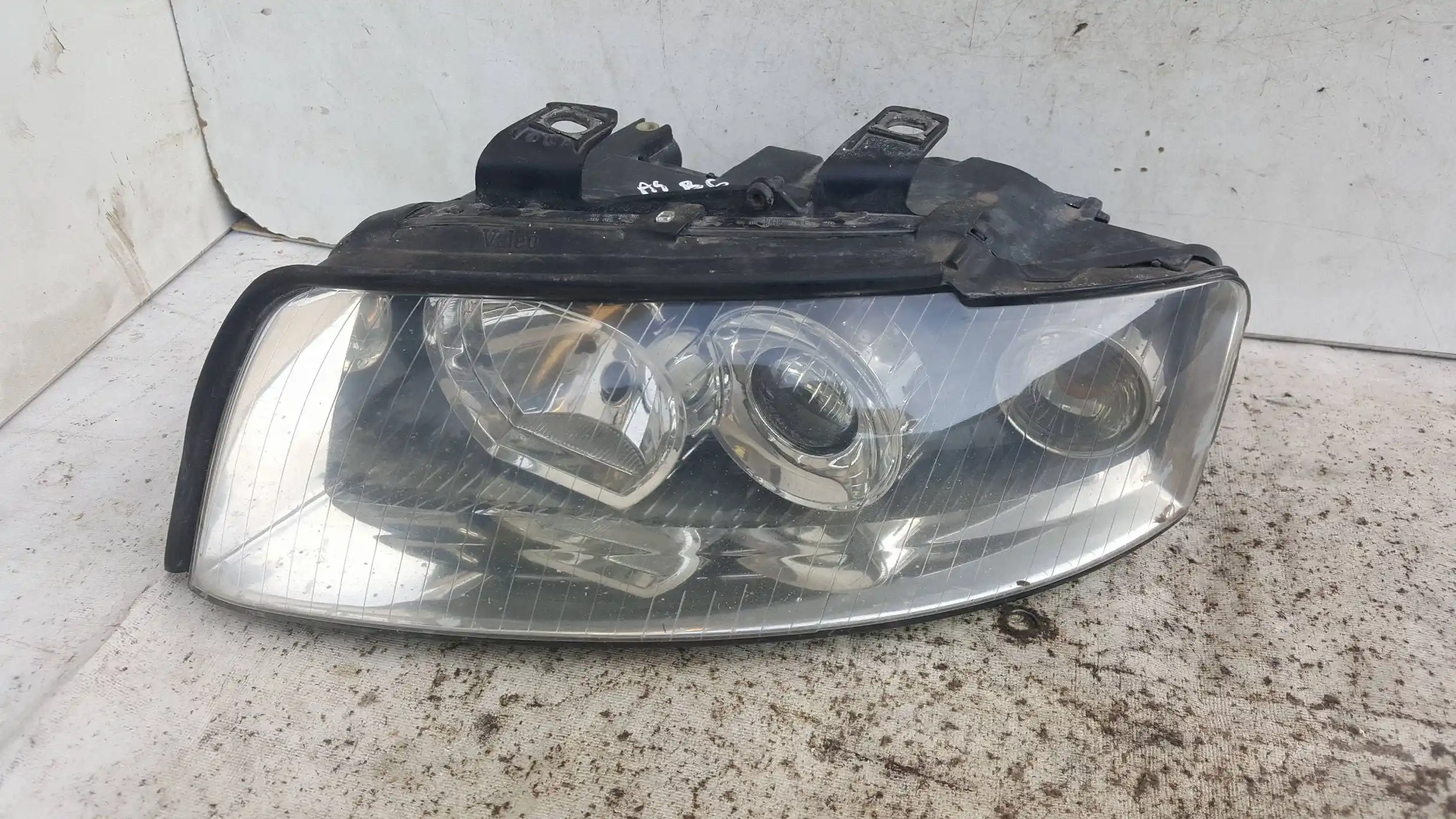 LAMPA LEWY PRZÓD PRZEDNIA AUDI A4 B6 00-