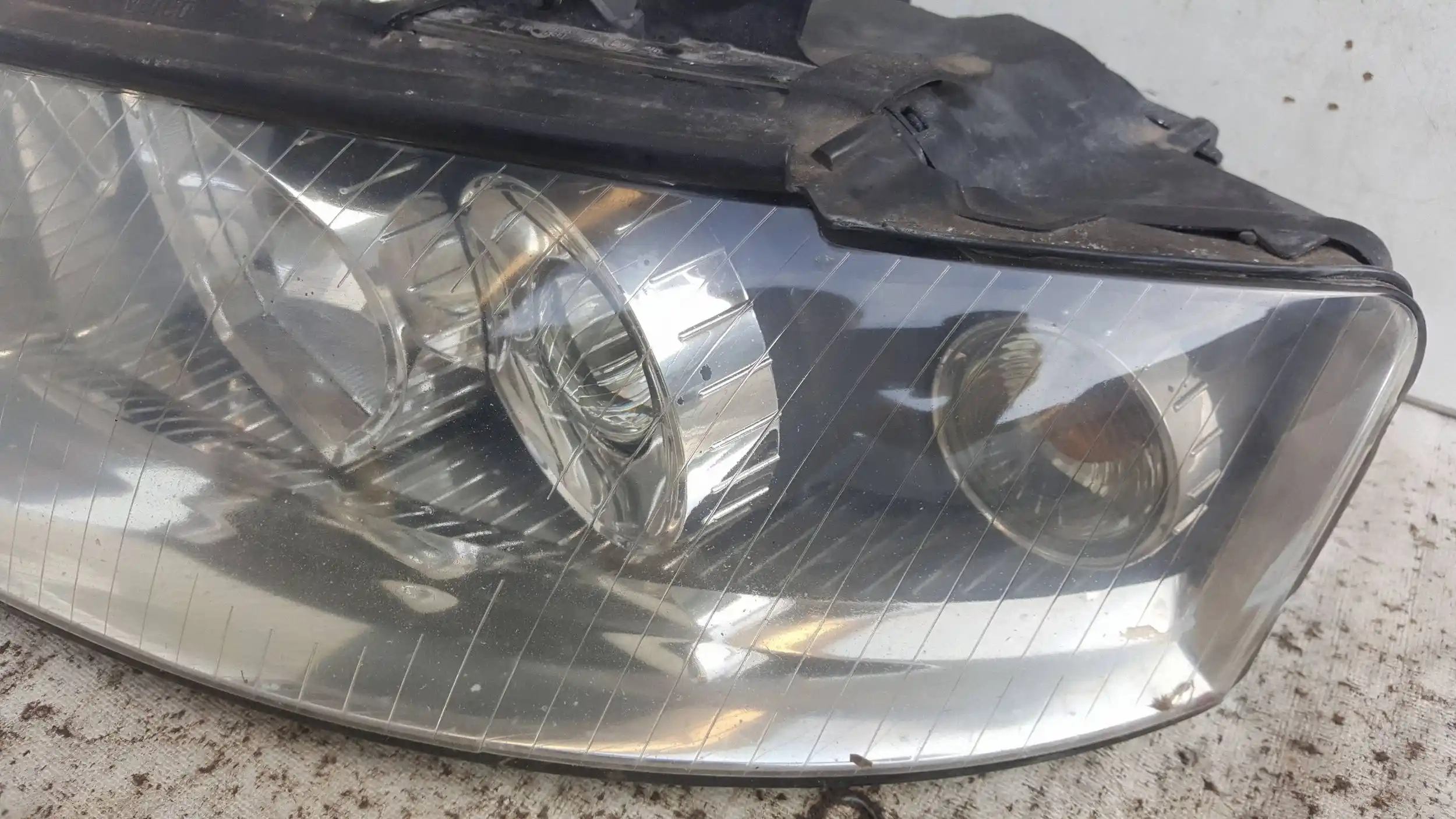 LAMPA LEWY PRZÓD PRZEDNIA AUDI A4 B6 00-