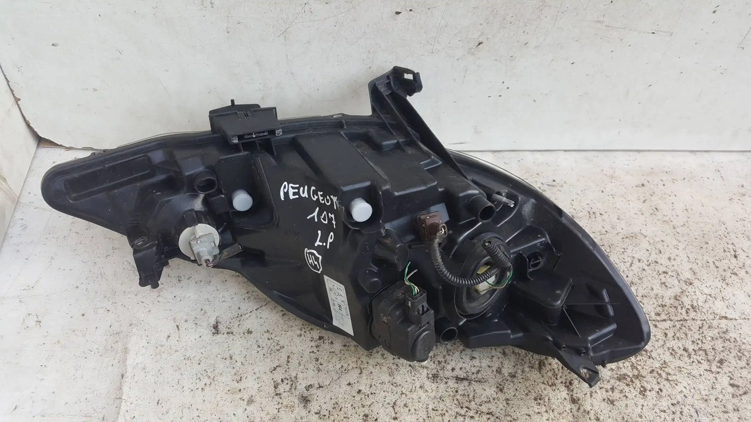 LAMPA LEWY PRZÓD PRZEDNIA TYC PEUGEOT 107 05-