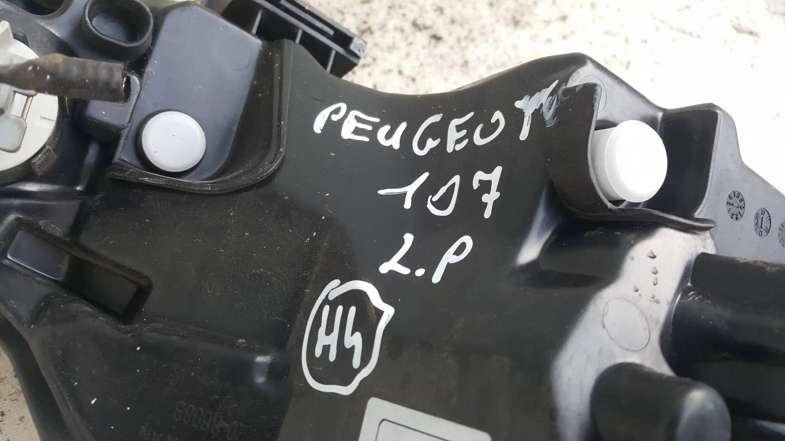 LAMPA LEWY PRZÓD PRZEDNIA TYC PEUGEOT 107 05-