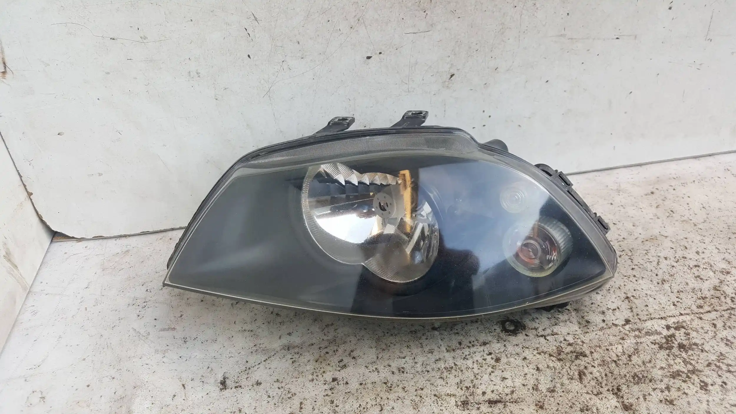 LAMPA LEWY PRZÓD PRZEDNIA SEAT IBIZA III 6L1 CORDOBA II 6L2 02-05