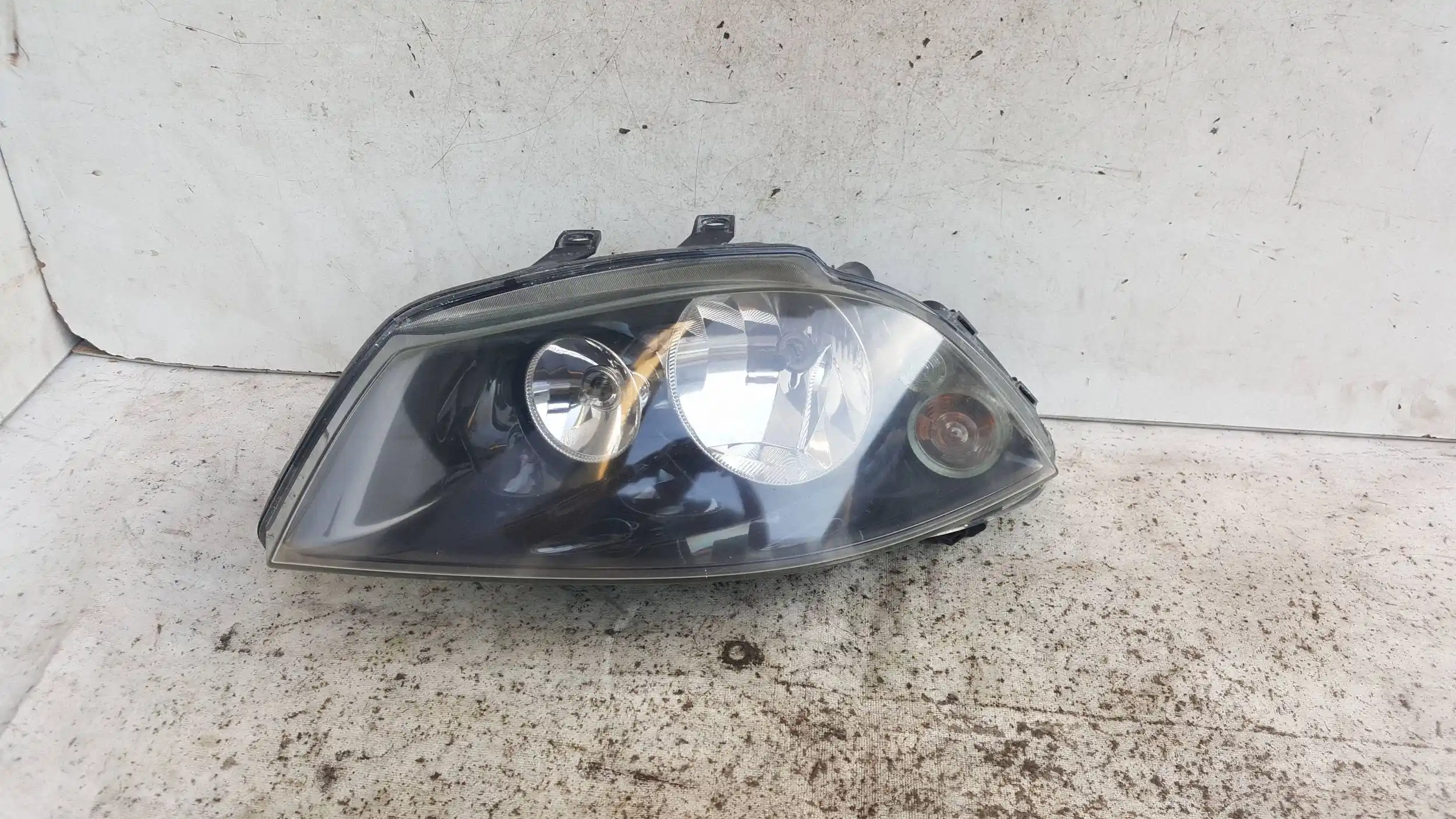 LAMPA LEWY PRZÓD 6L1941005 SEAT IBIZA III 6L1 CORDOBA II 6L2 LIFT 05-08