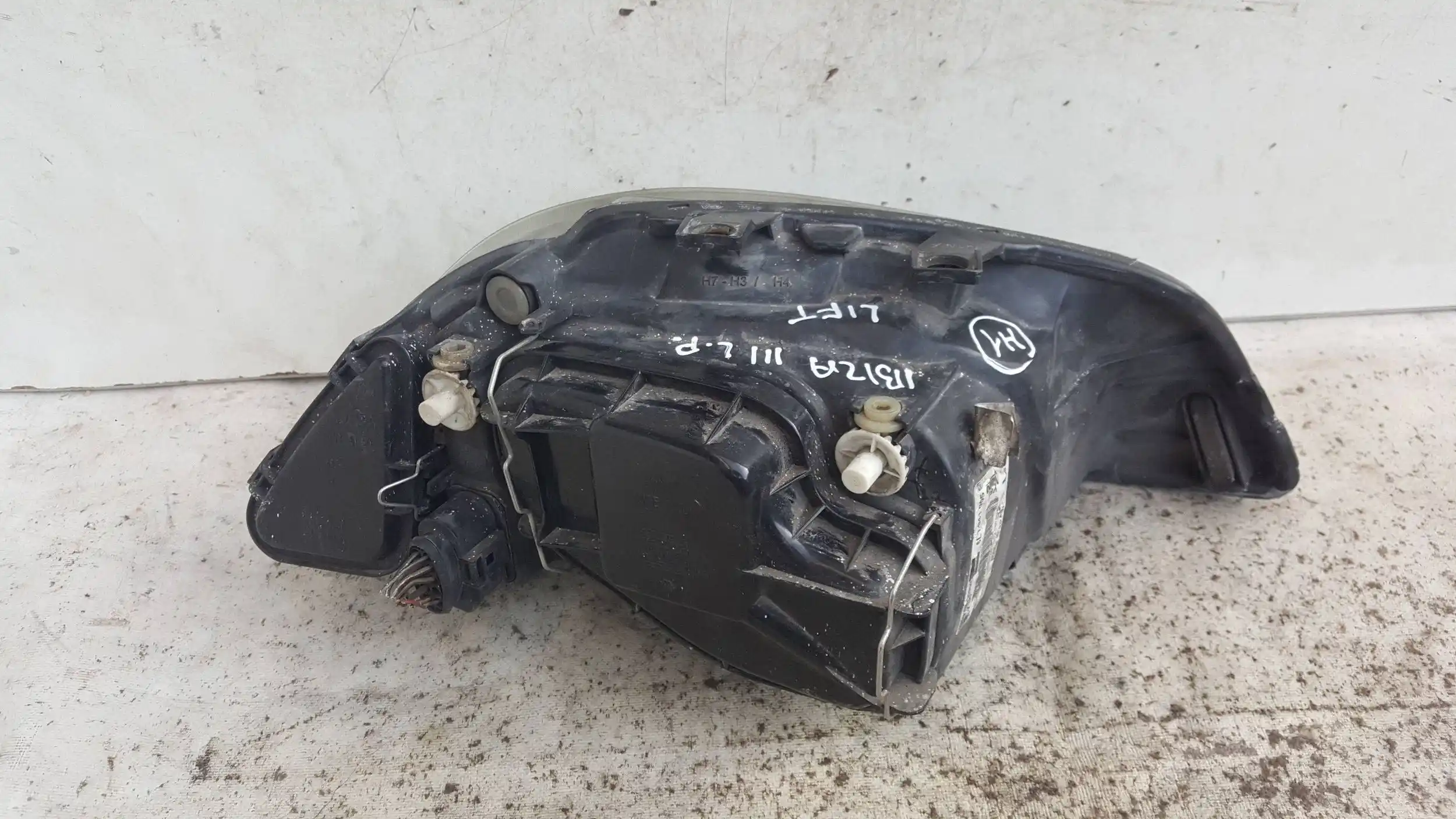 LAMPA LEWY PRZÓD 6L1941005 SEAT IBIZA III 6L1 CORDOBA II 6L2 LIFT 05-08