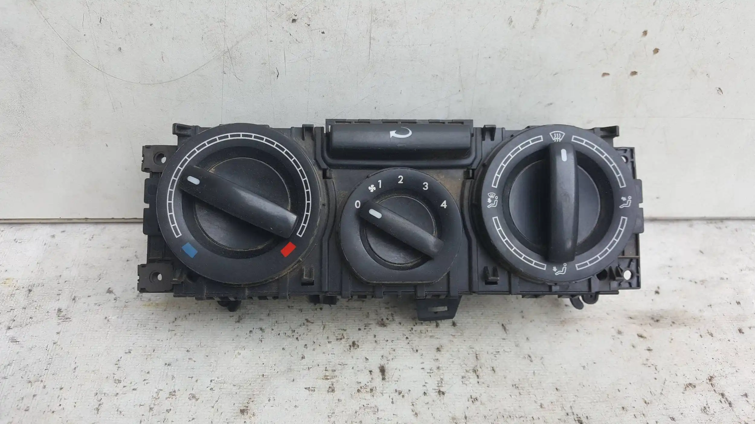 PANEL NAWIEWU KLIMATYZACJI 7H0819045A VW T5 03-
