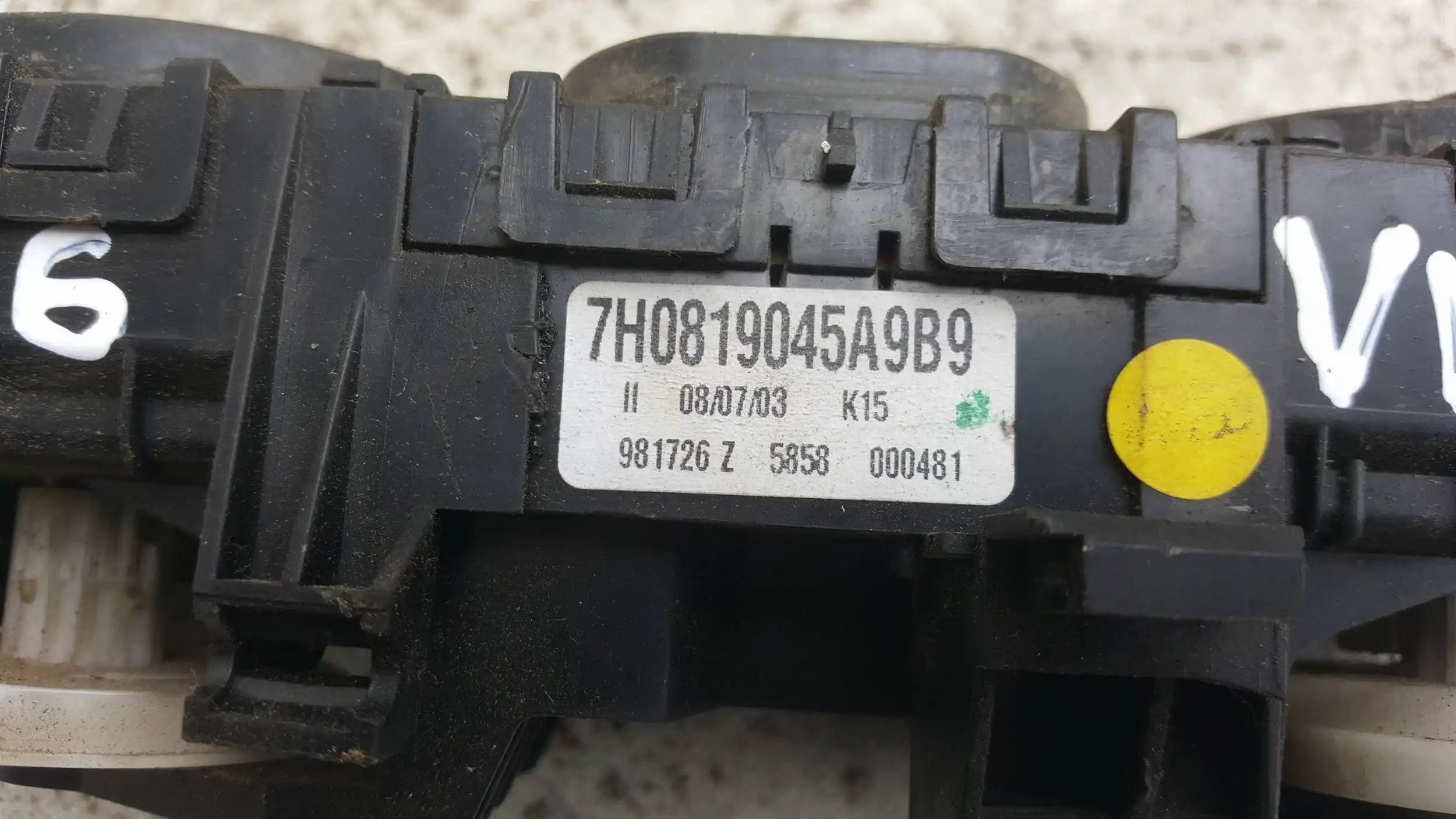 PANEL NAWIEWU KLIMATYZACJI 7H0819045A VW T5 03-