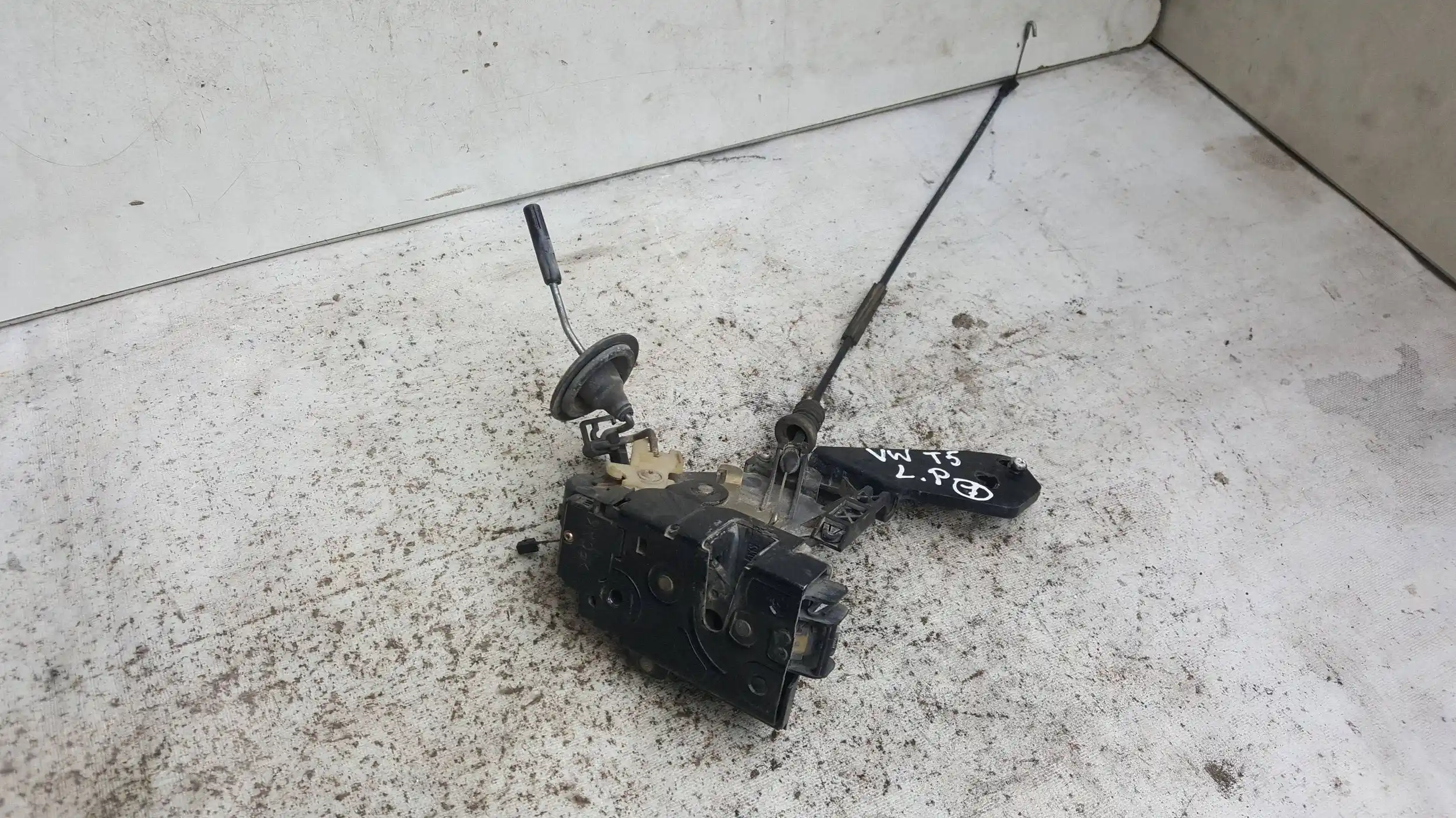 ZAMEK DRZWI LEWY PRZÓD 2 PIN VW T5 03-