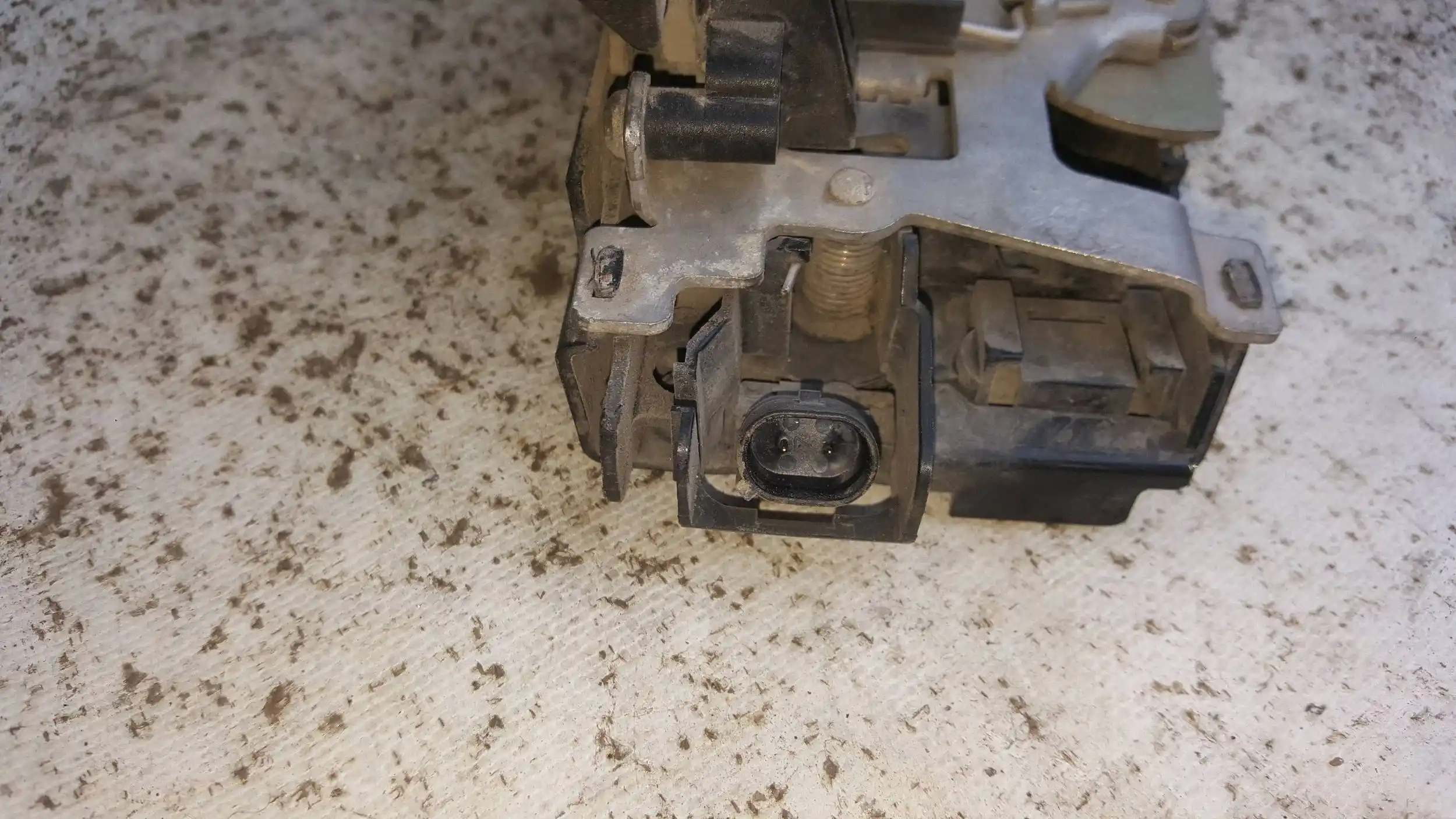 ZAMEK DRZWI LEWY PRZÓD 2 PIN VW T5 03-