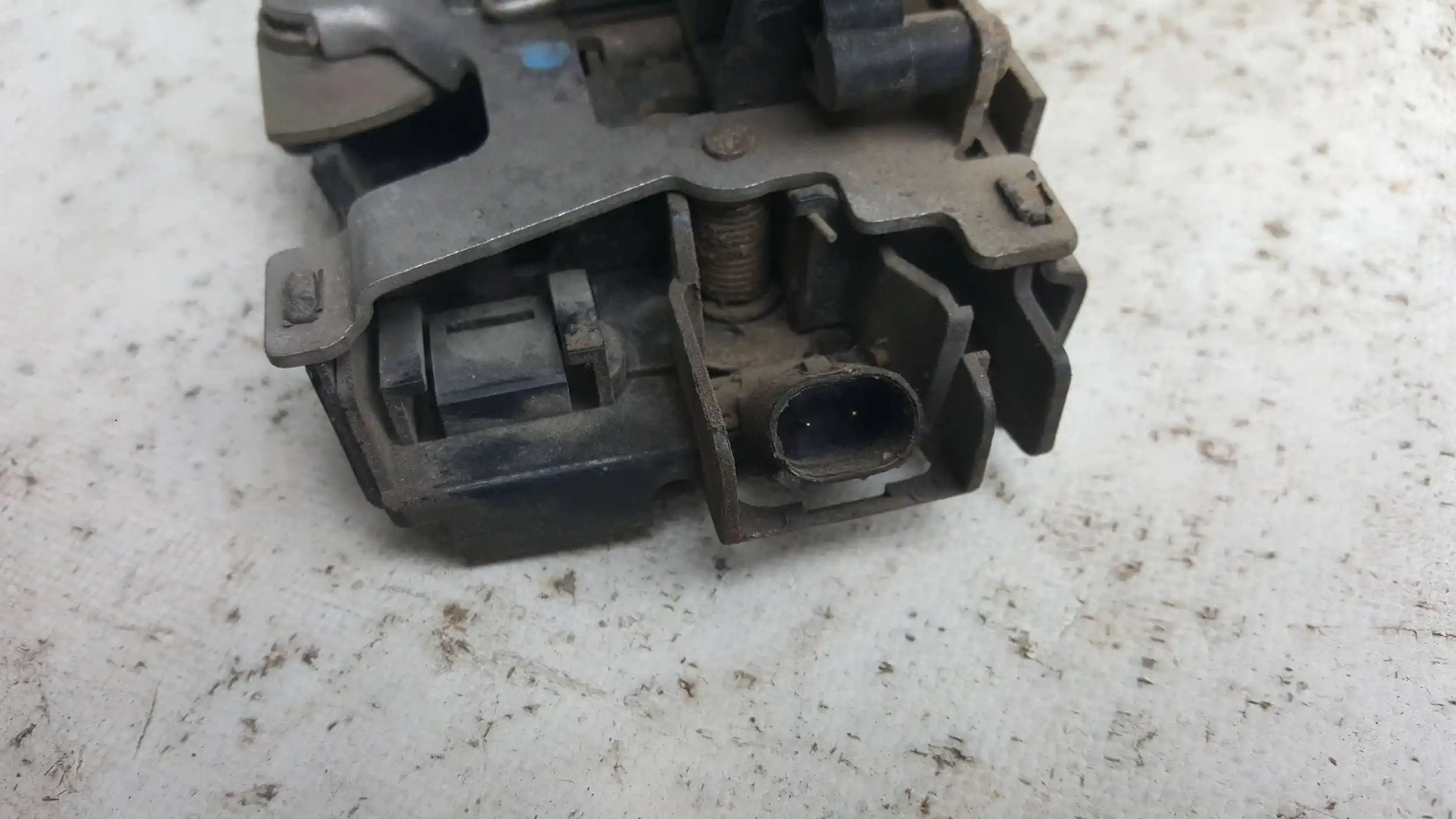 ZAMEK DRZWI PRAWY PRZÓD 2 PIN VW T5 03-