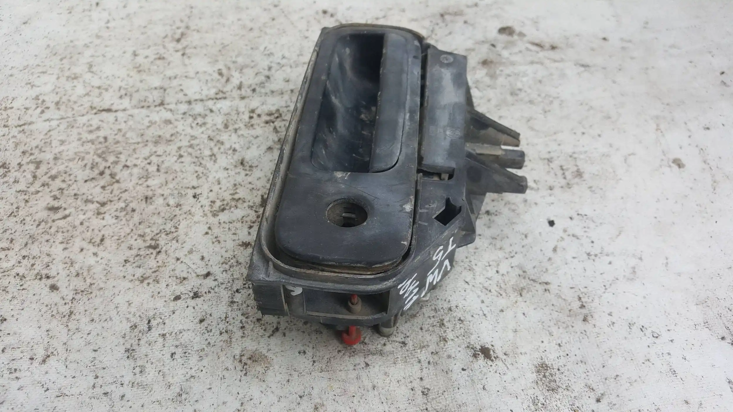 KLAMKA KLAPY TYŁ VW T5 CARAVELLE 03-