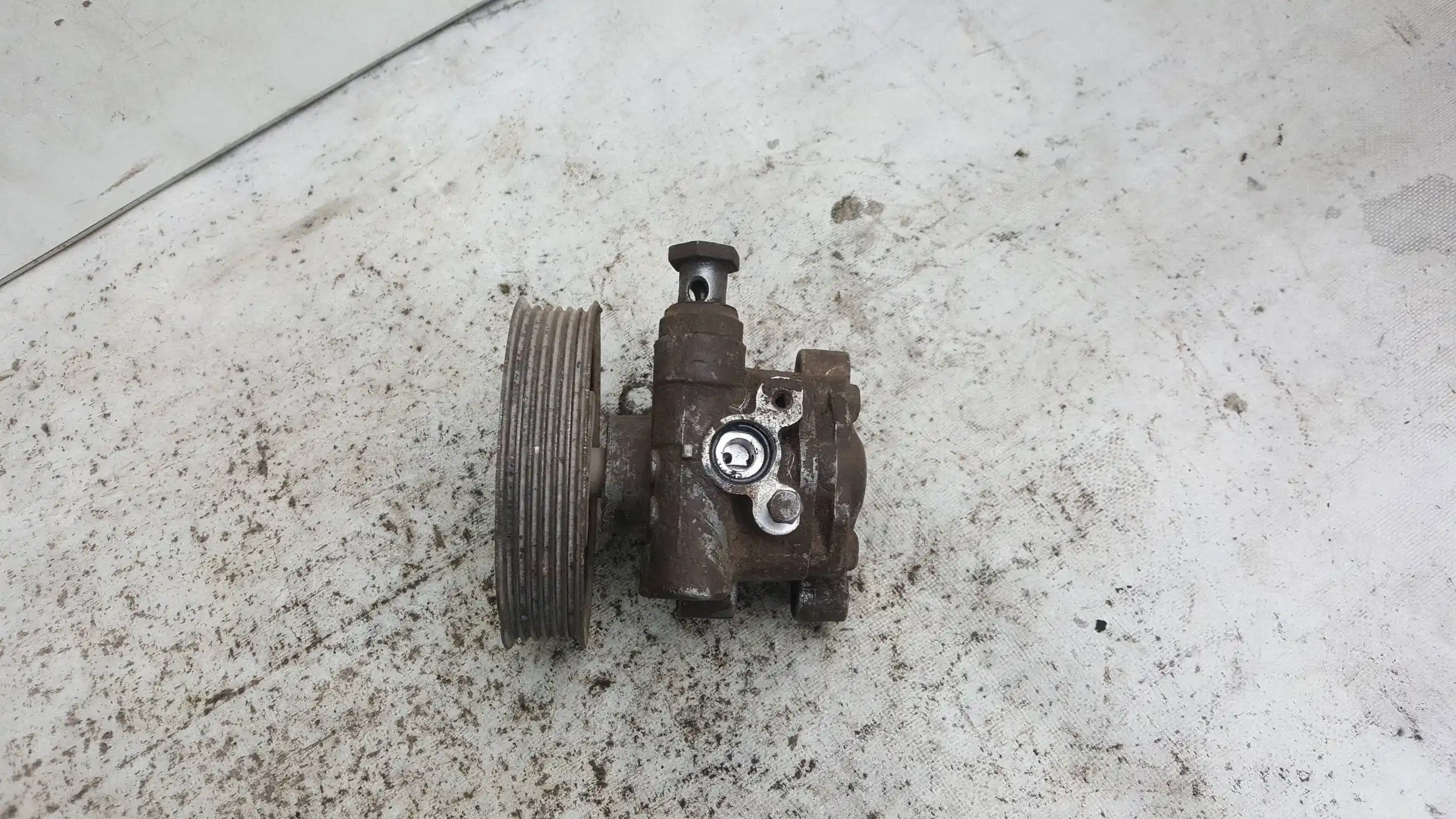 POMPA WSPOMAGANIA VW T5 1.9 TDI 03-