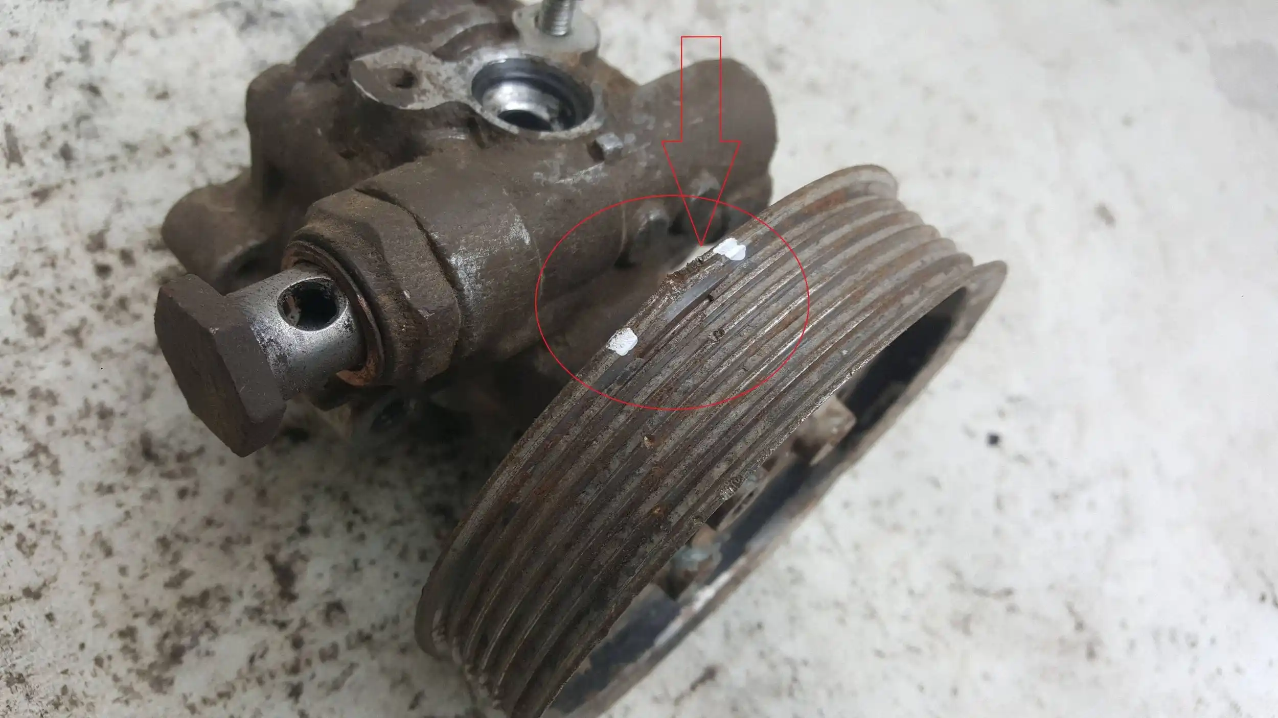 POMPA WSPOMAGANIA VW T5 1.9 TDI 03-
