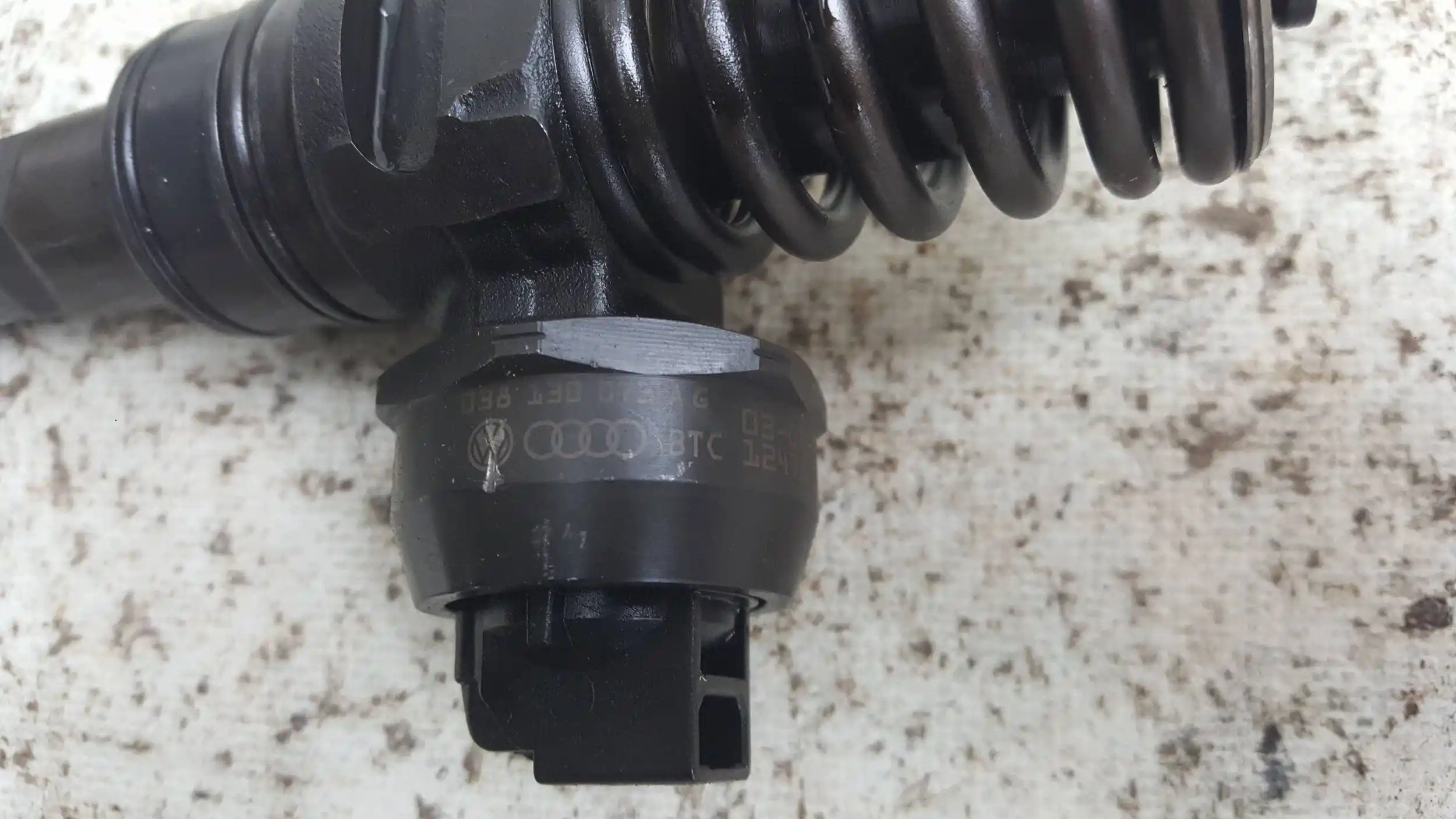 POMPOWTRYSKIWACZE 0414720215 038130073AG VW T5 1.9 TDI 03- AUDI SEAT