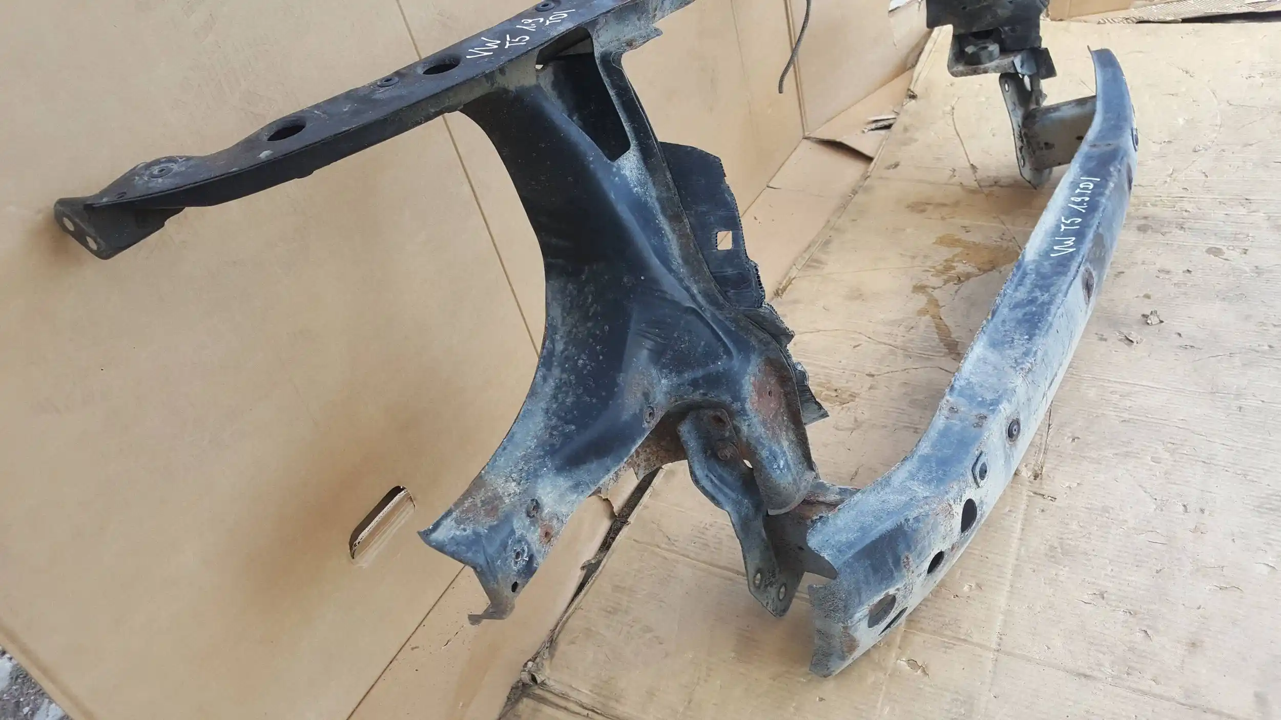 PAS PRZEDNI WZMOCNIENIE L7H000043E VW T5 03-09