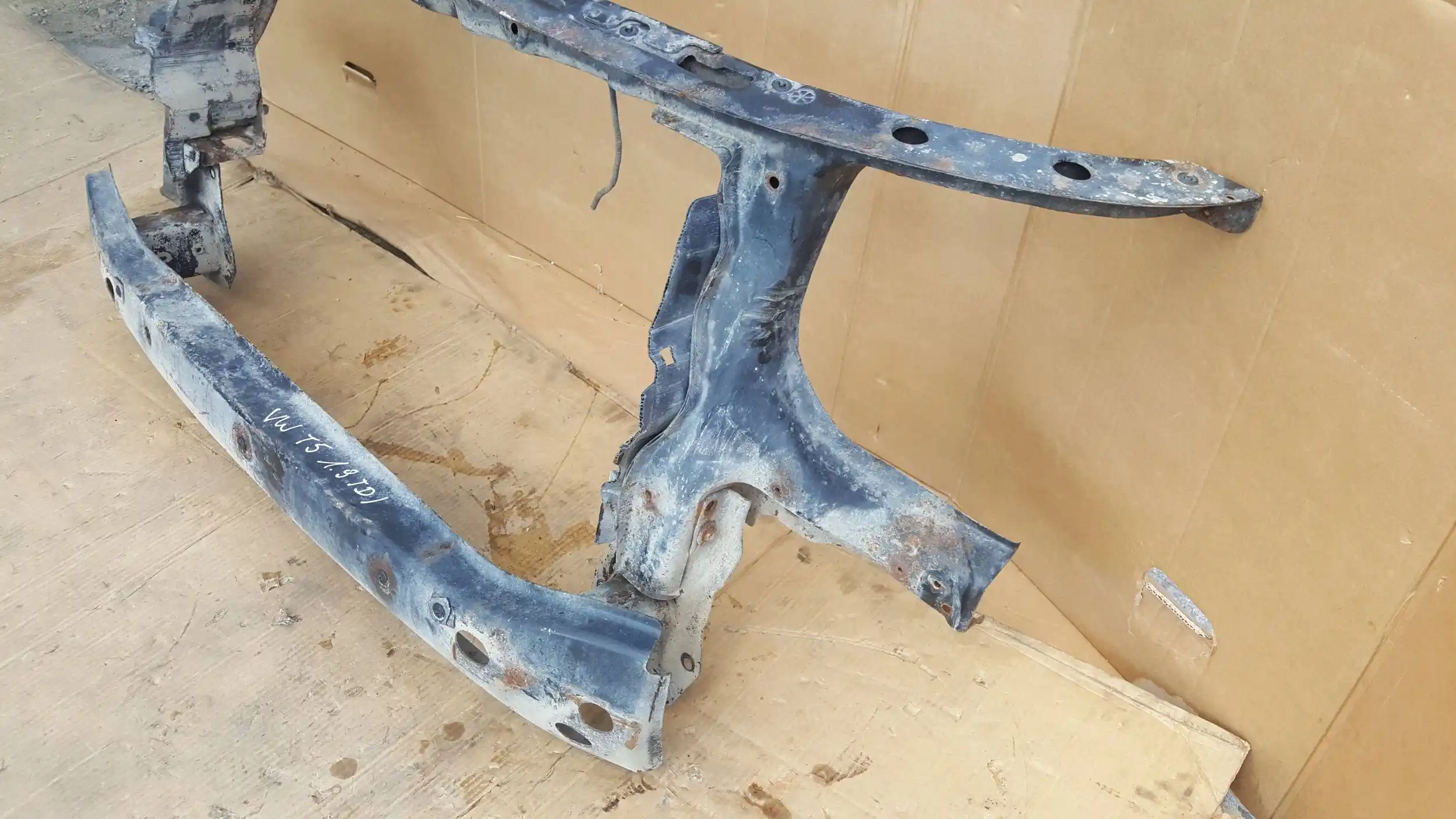 PAS PRZEDNI WZMOCNIENIE L7H000043E VW T5 03-09