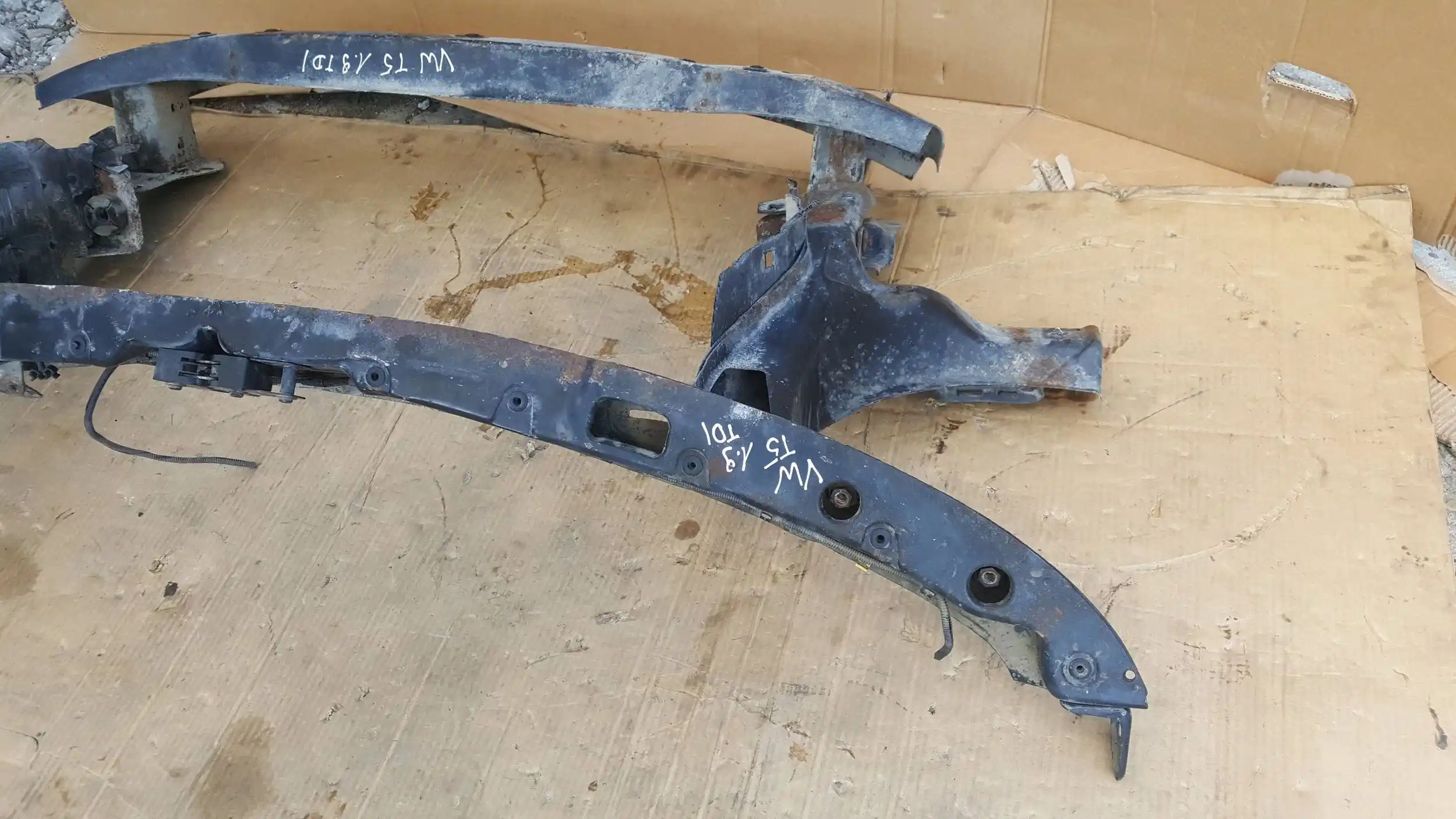 PAS PRZEDNI WZMOCNIENIE L7H000043E VW T5 03-09