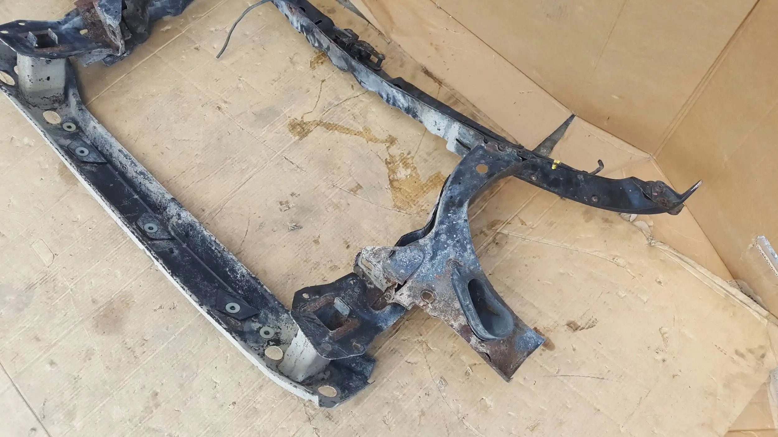 PAS PRZEDNI WZMOCNIENIE L7H000043E VW T5 03-09