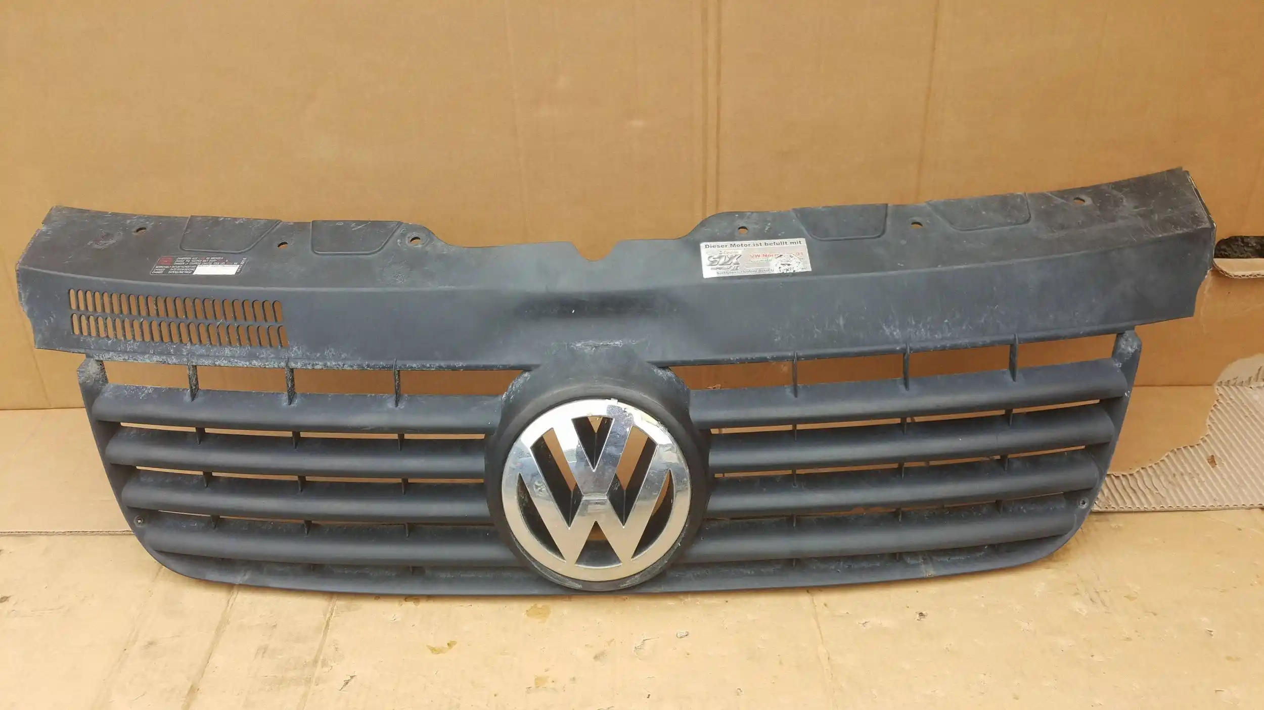 GRILL ATRAPA CHŁODNICY 7H0807101 VW T5 03-09