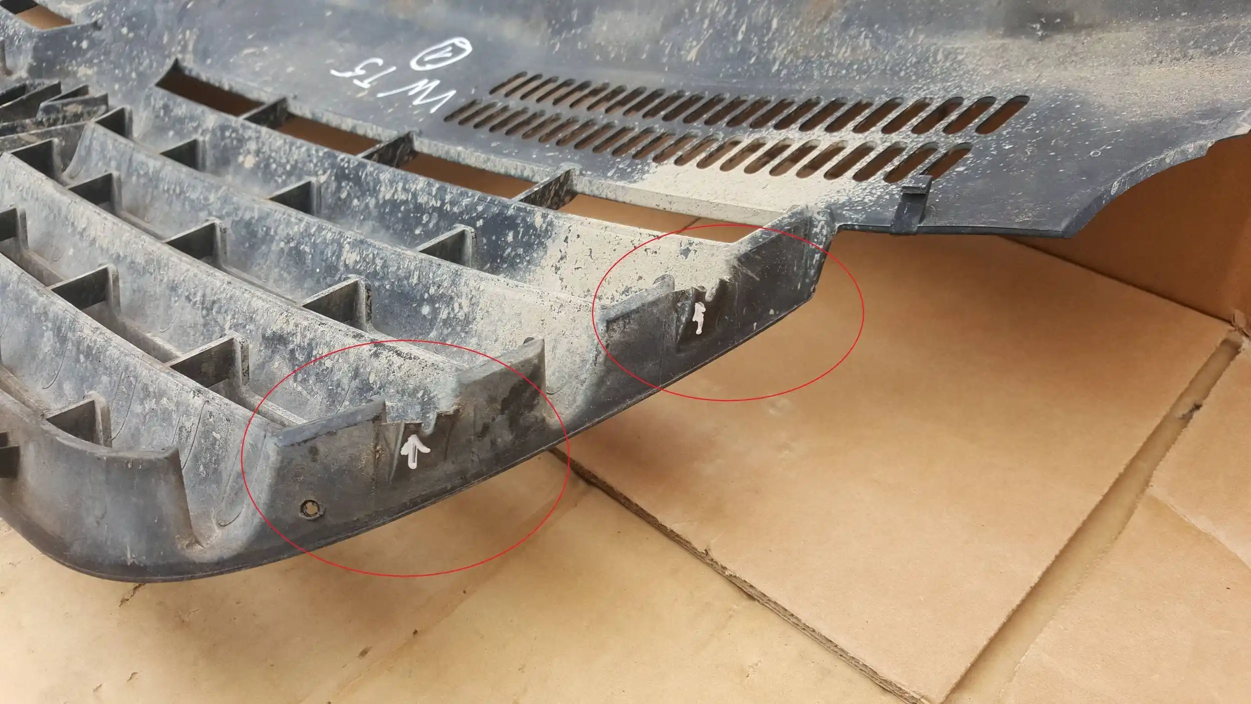 GRILL ATRAPA CHŁODNICY 7H0807101 VW T5 03-09
