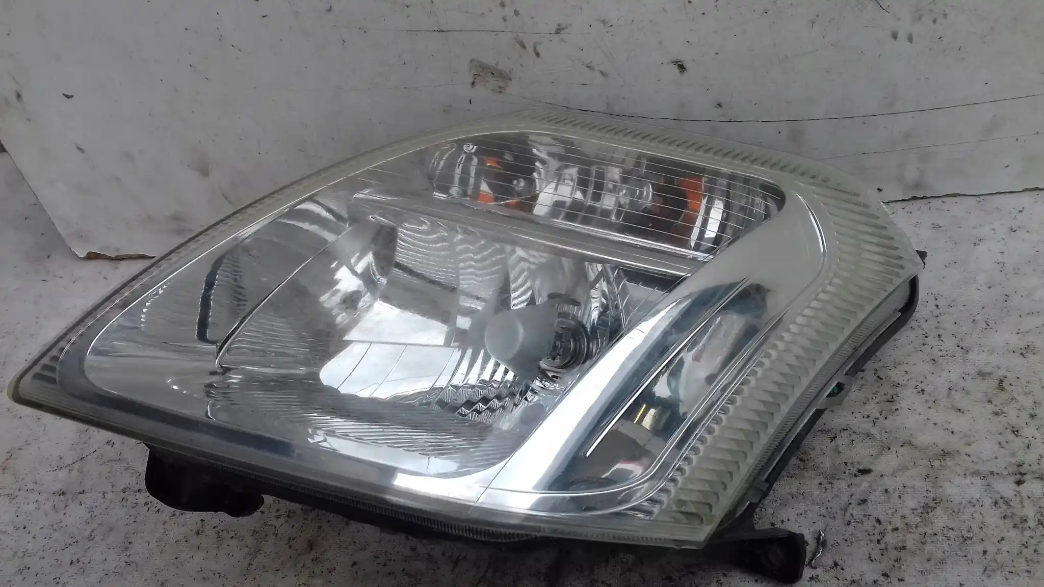 LAMPA LEWY PRZÓD PRZEDNIA 9680128380 CITROEN C2 03-09