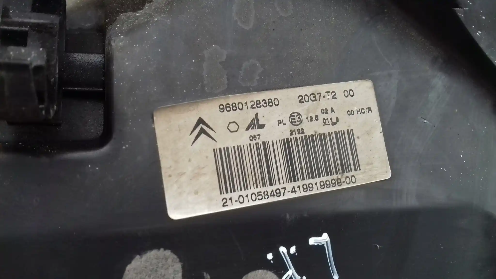 LAMPA LEWY PRZÓD PRZEDNIA 9680128380 CITROEN C2 03-09