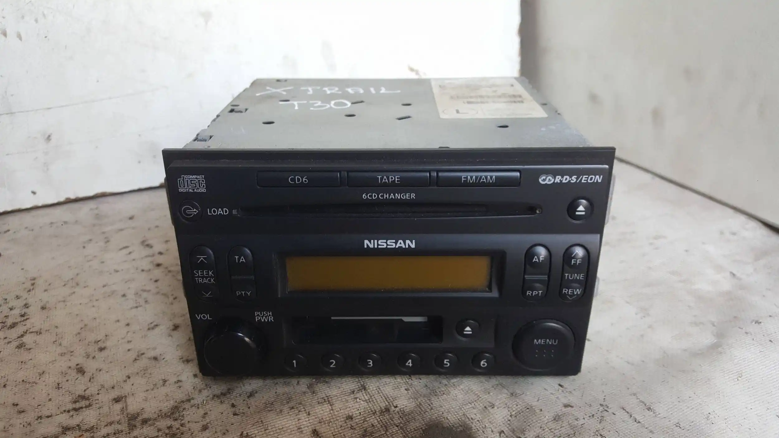 RADIO RADIOODTWARZACZ CD KASETA 28188EQ300 NISSAN X-TRAIL I T30 01-