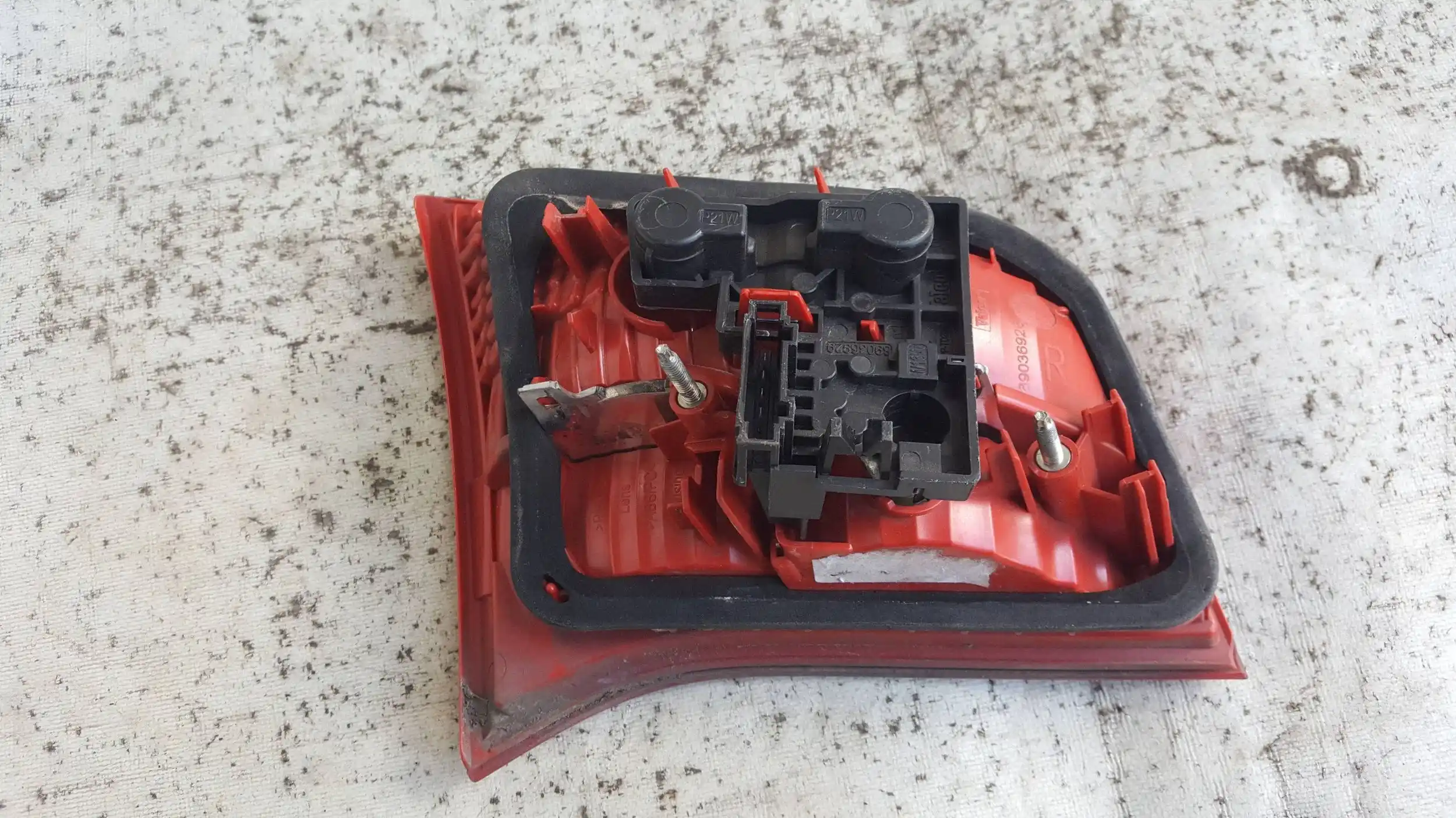 LAMPA KLAPY PRAWY TYŁ TYLNA AUDI A6 C6 KOMBI 04-08
