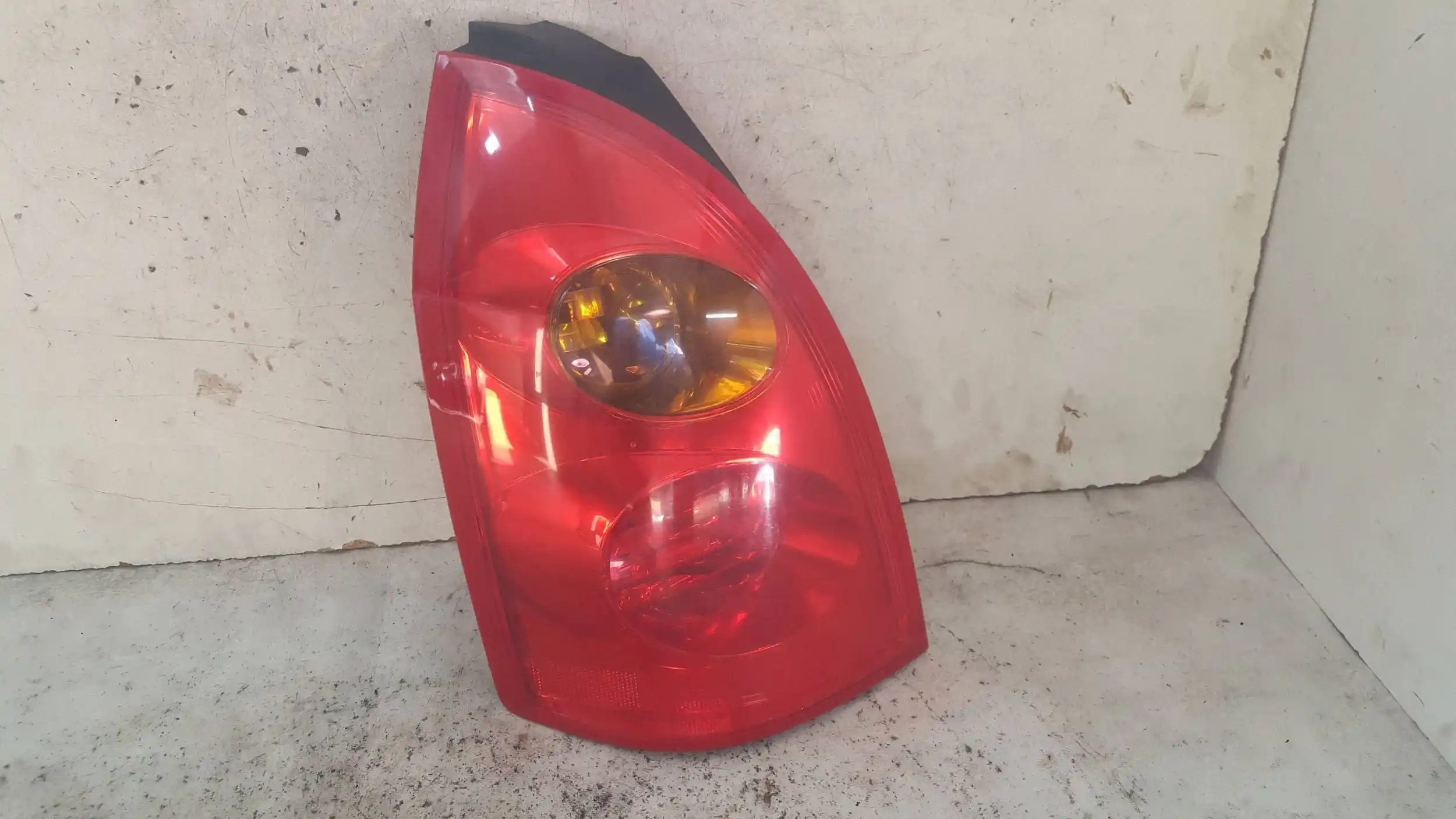 LAMPA LEWY TYŁ TYLNA NISSAN PRIMERA III P12 KOMBI 02-