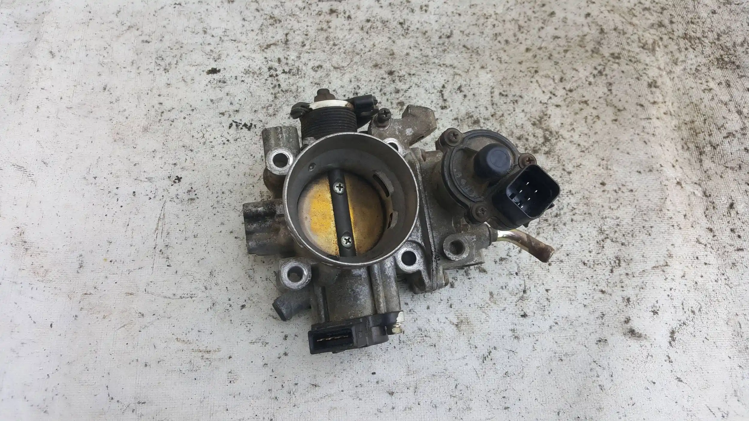 PRZEPUSTNICA MITSUBISHI CARISMA 1.8 GDI