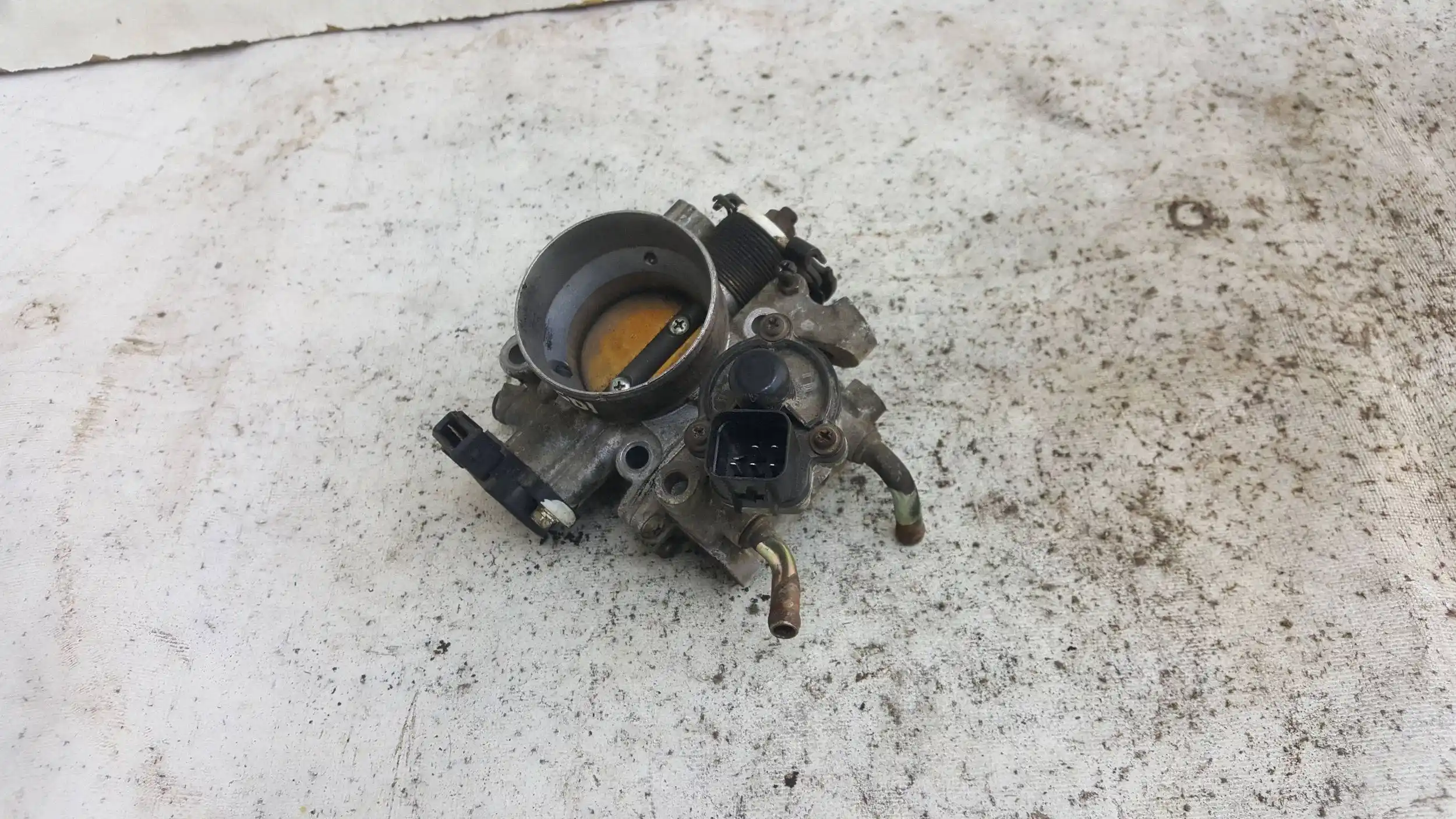 PRZEPUSTNICA MITSUBISHI CARISMA 1.8 GDI