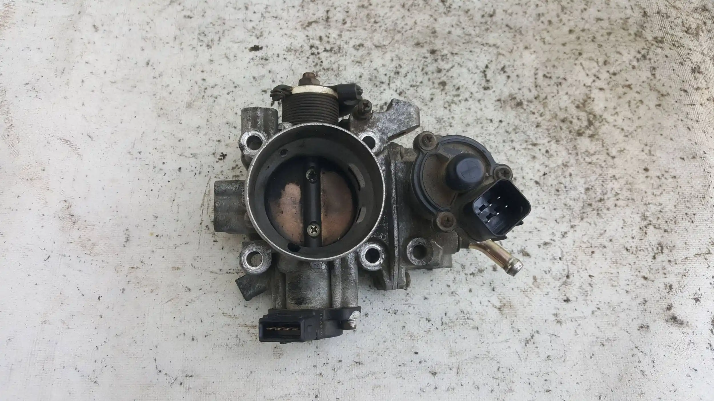 PRZEPUSTNICA MITSUBISHI CARISMA 1.8 GDI