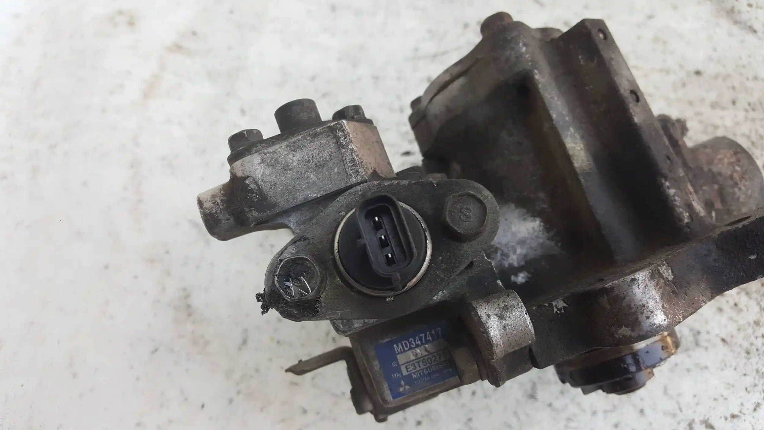 POMPA WYSOKIEGO CIŚNIENIA MD351017 E3T01671 MITSUBISHI CARISMA 1.8 GDI