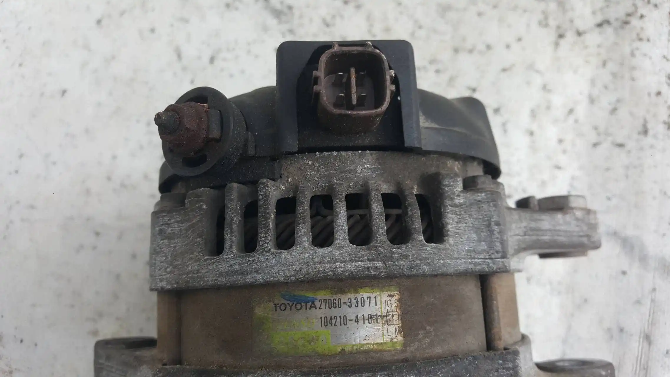 ALTERNATOR 2706033071 1042104101 TOYOTA COROLLA E12 1.4 D4D 01-