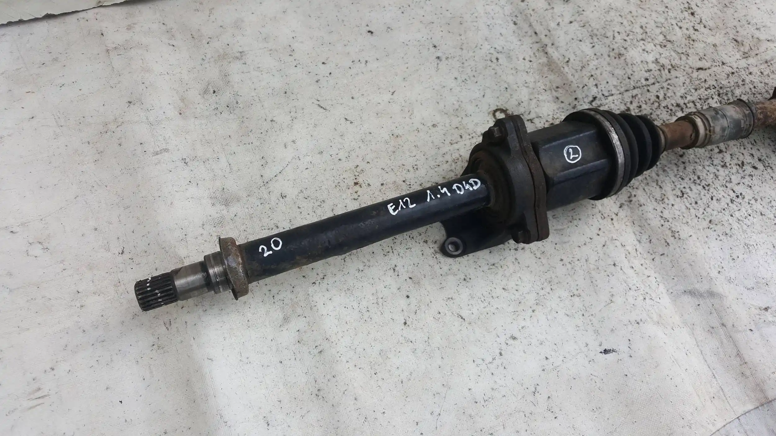 PÓŁOŚ PRAWA DŁUGA 26/20 TOYOTA COROLLA E12 1.4 D4D 01-