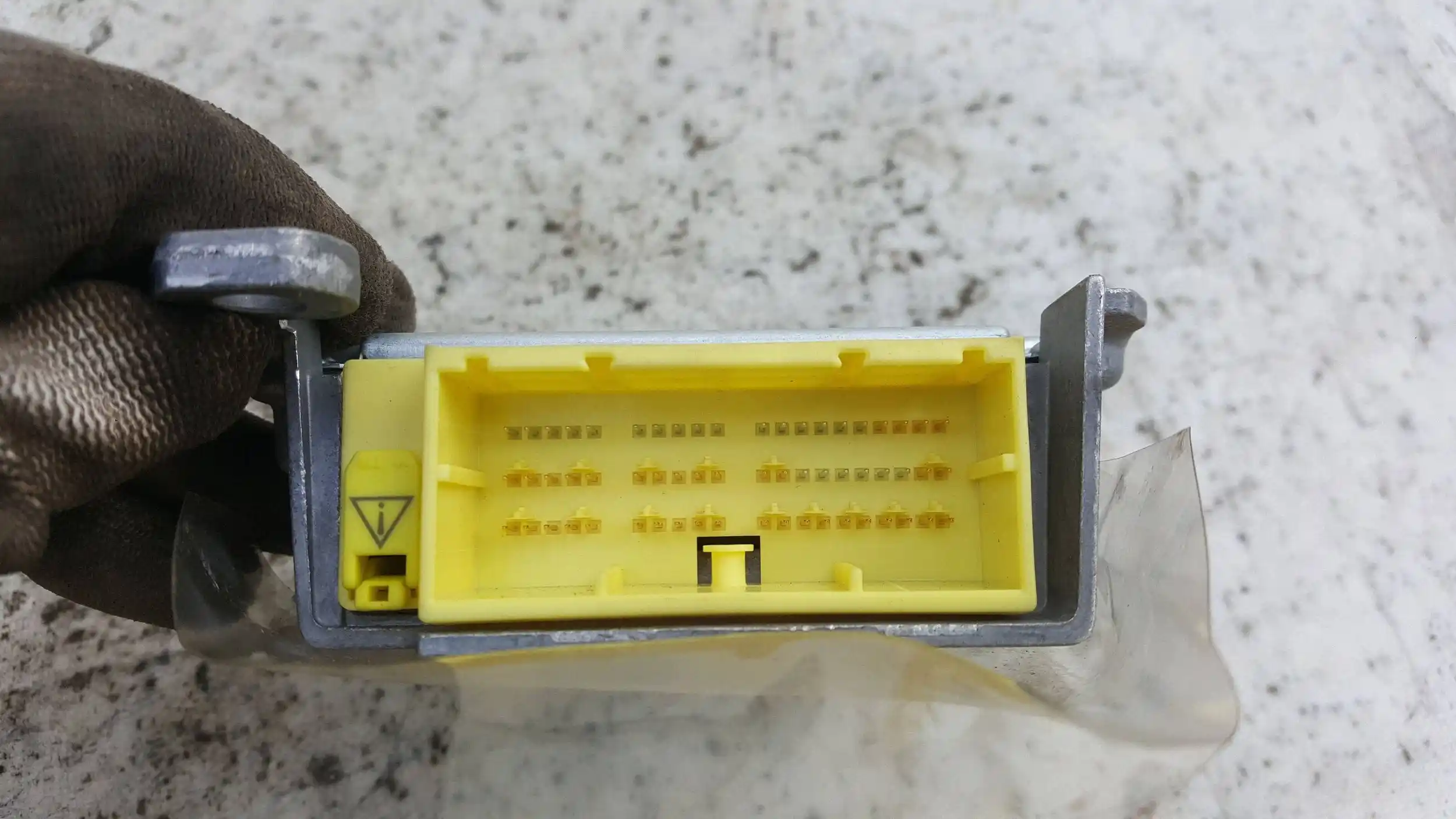 MODUŁ SENSOR AIRBAG 8917002381 TOYOTA COROLLA E12 01-