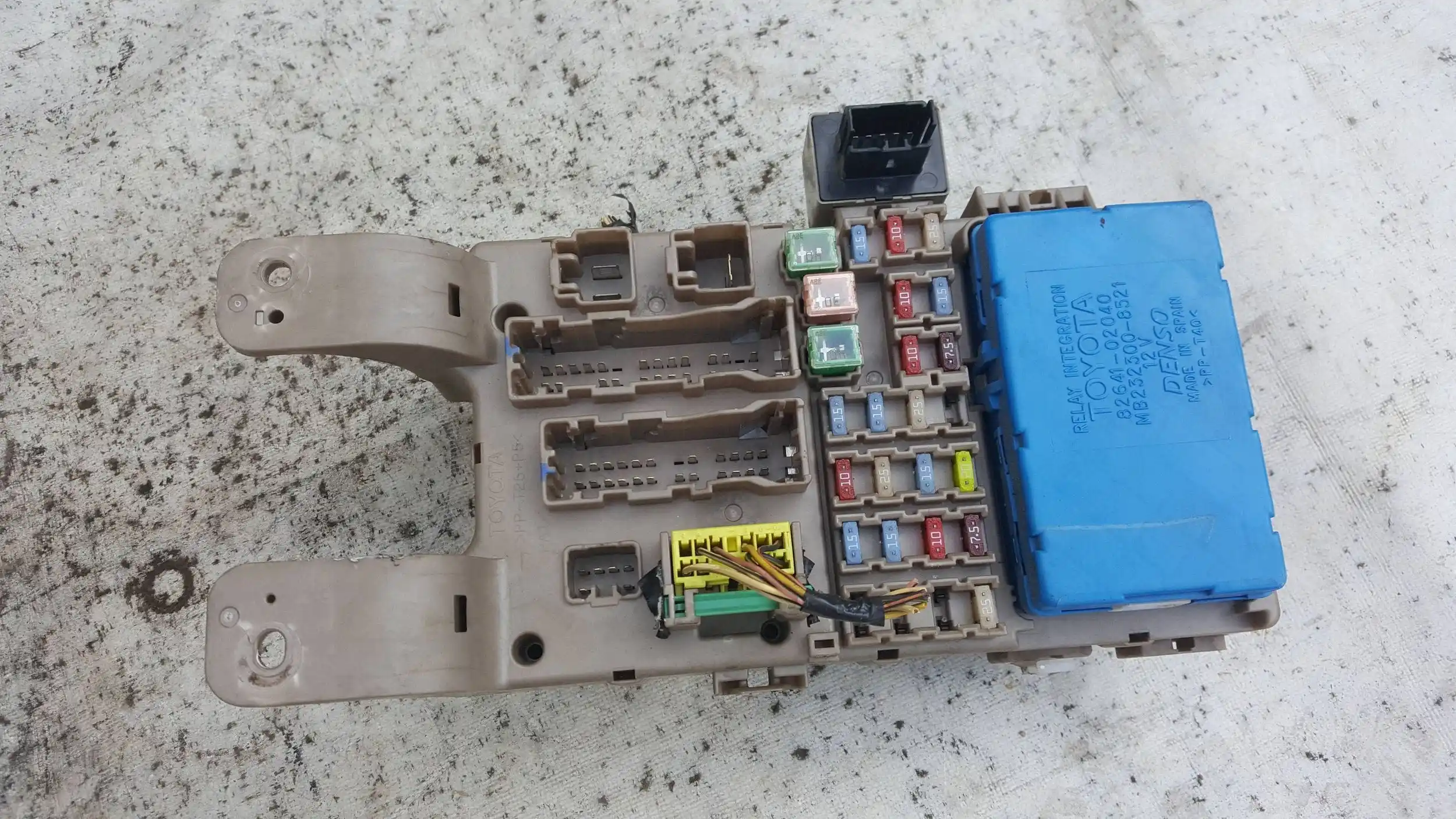 KOMPUTER 0281011733 8966102A90 ZESTAW IMMO TOYOTA COROLLA E12 1.4 D4D 01-