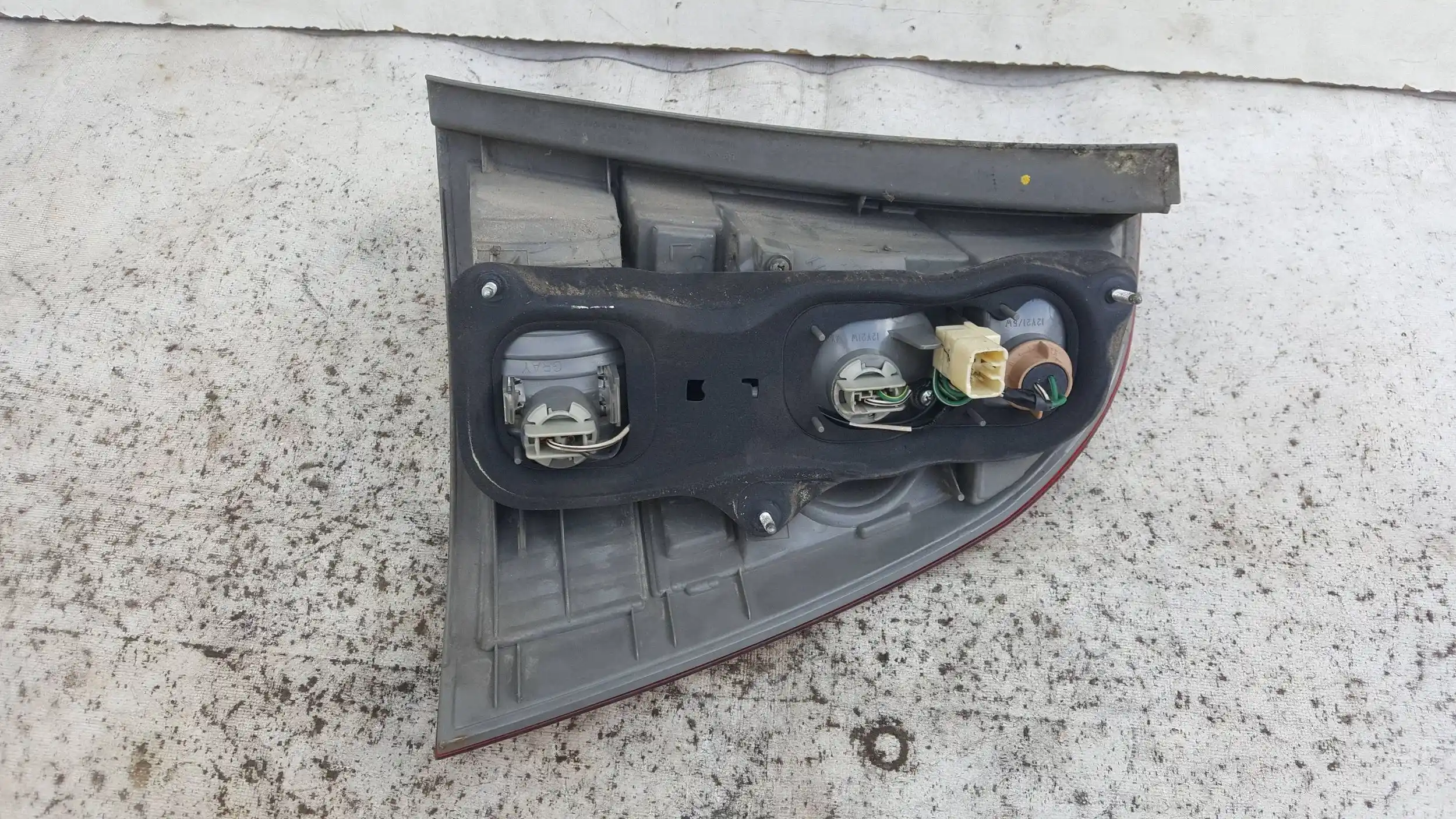 LAMPA LEWY TYŁ TYLNA TOYOTA COROLLA E12 KOMBI LIFT 04-08