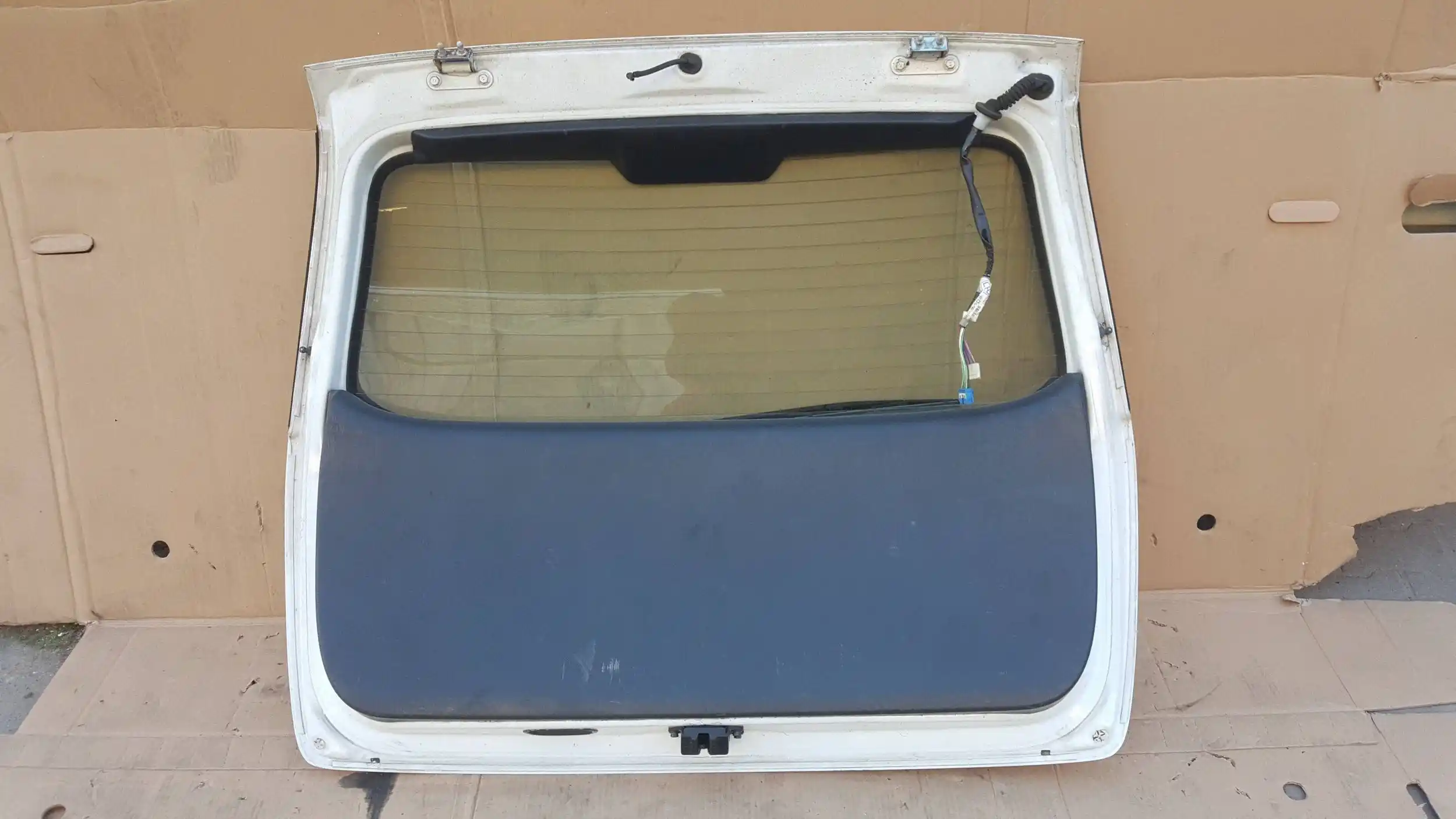 KLAPA TYŁ TYLNA TOYOTA COROLLA E12 KOMBI 01- LAK. 040