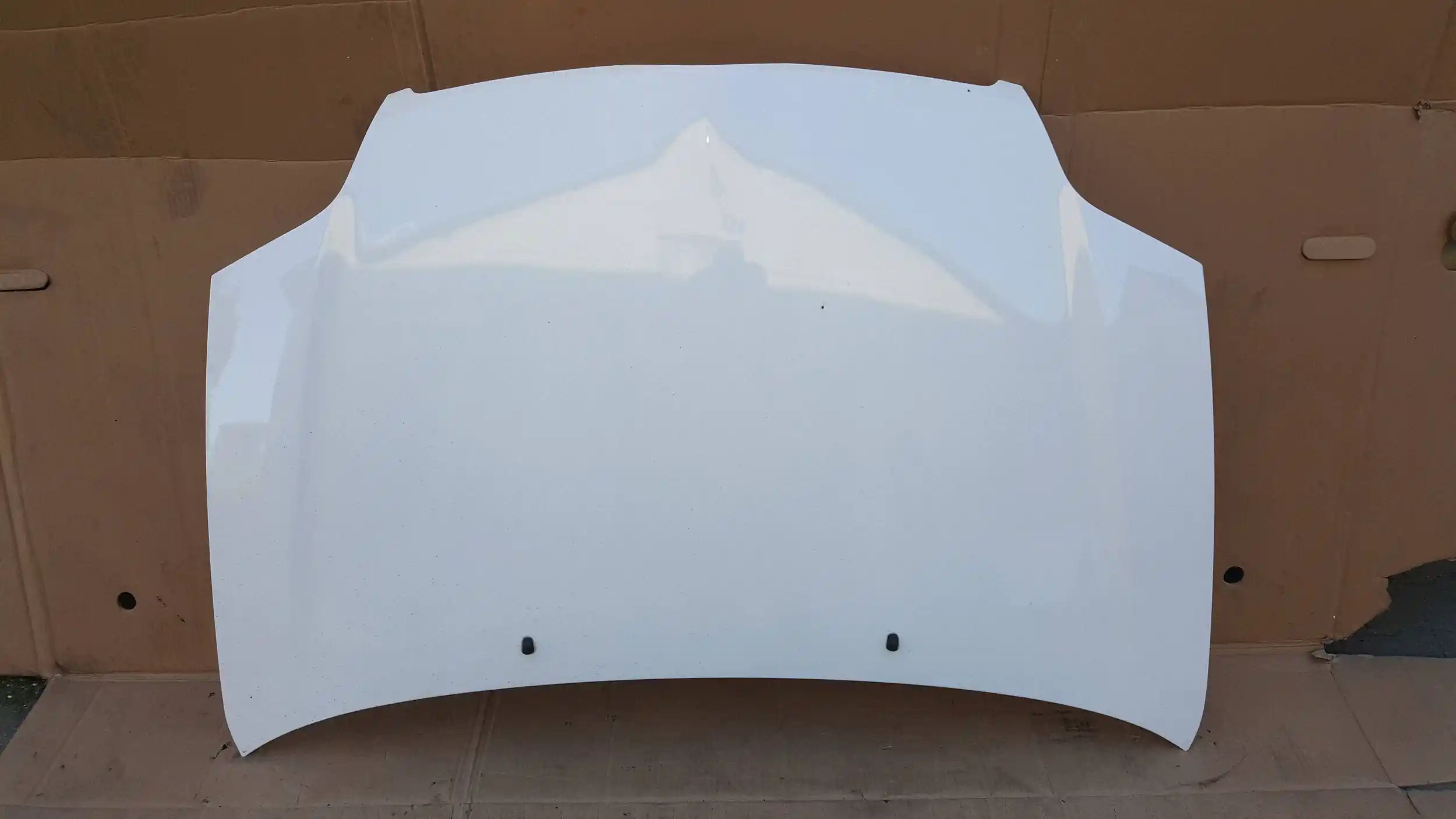 MASKA POKRYWA PRZÓD PRZEDNIA TOYOTA COROLLA E12 01- LAK. 040