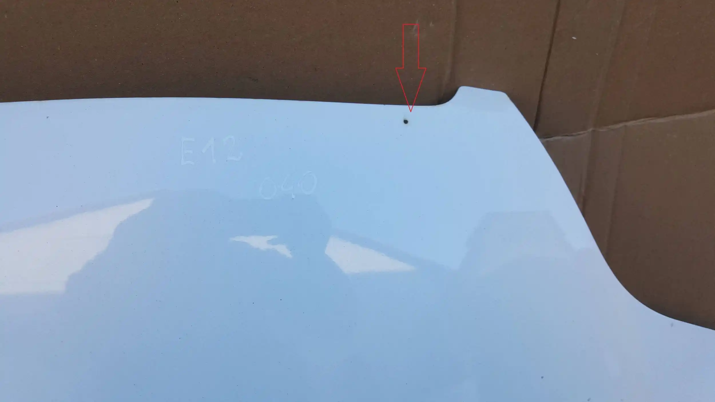 MASKA POKRYWA PRZÓD PRZEDNIA TOYOTA COROLLA E12 01- LAK. 040