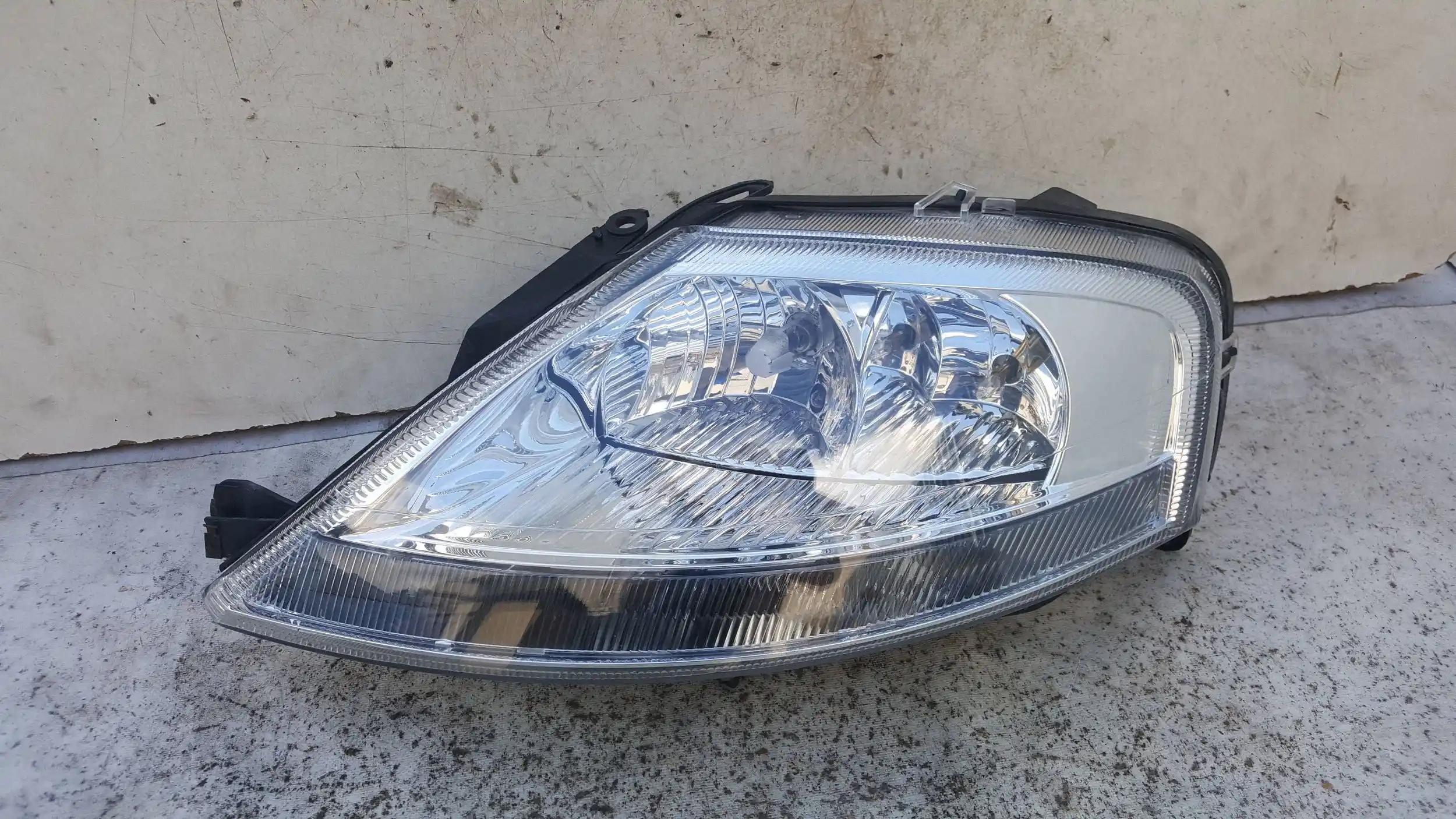 LAMPA LEWY PRZÓD PRZEDNIA TYC CITROEN C3 I 02-09