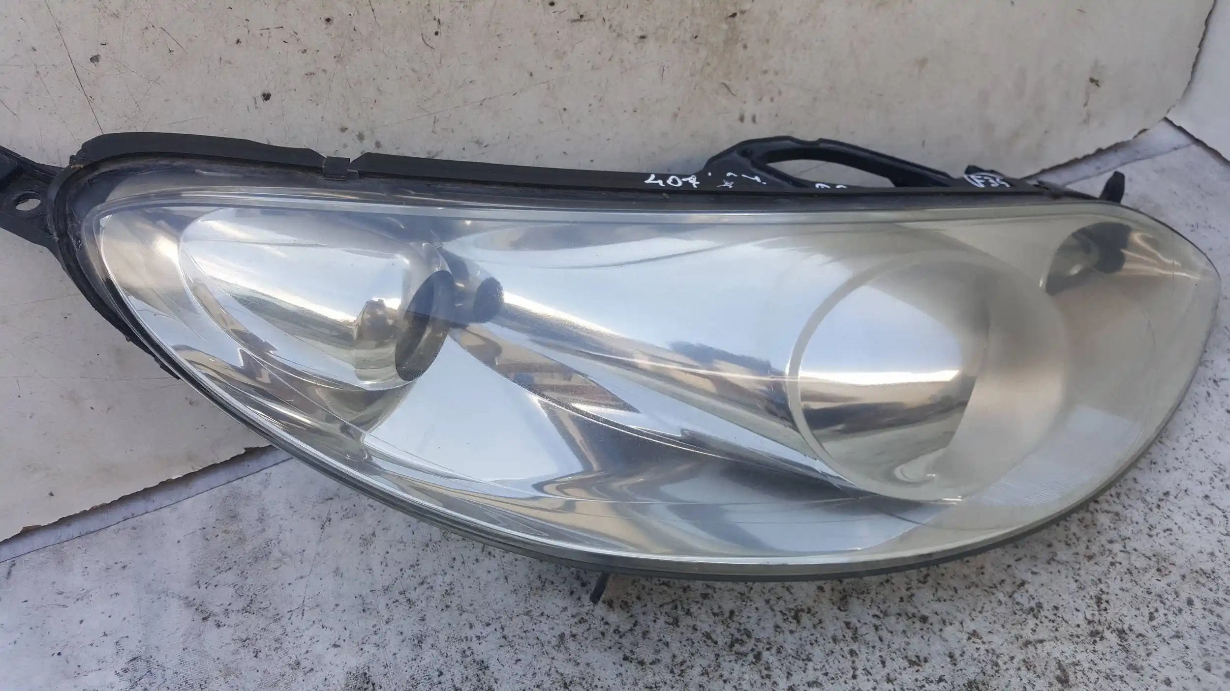 LAMPA PRAWY PRZÓD PRZEDNIA 0301213202 PEUGEOT 407 04-11